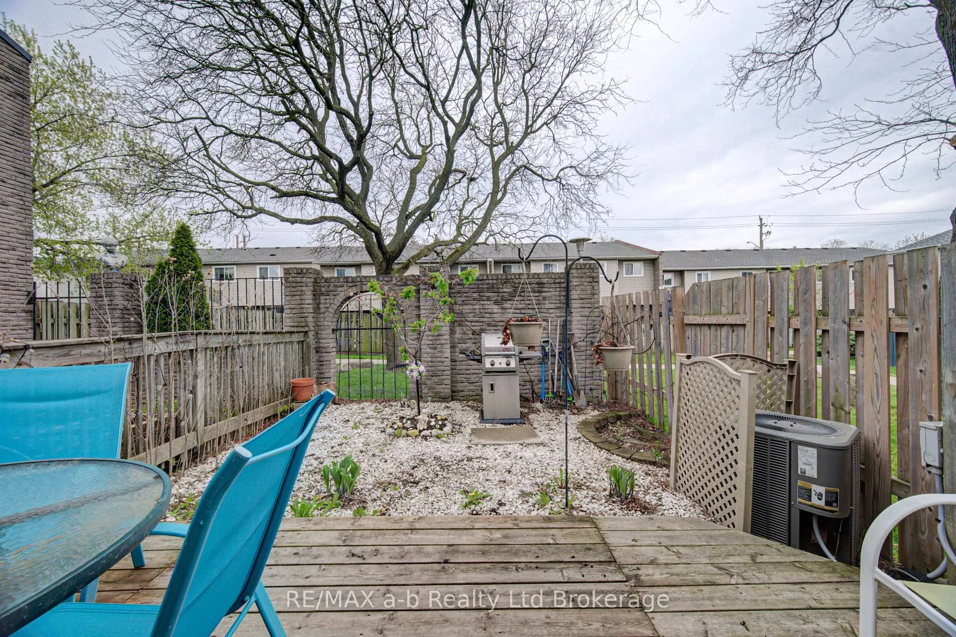 Photo 21 of Unit 18, 224F Harvard Place, Waterloo, Lincoln Village — HOMEH