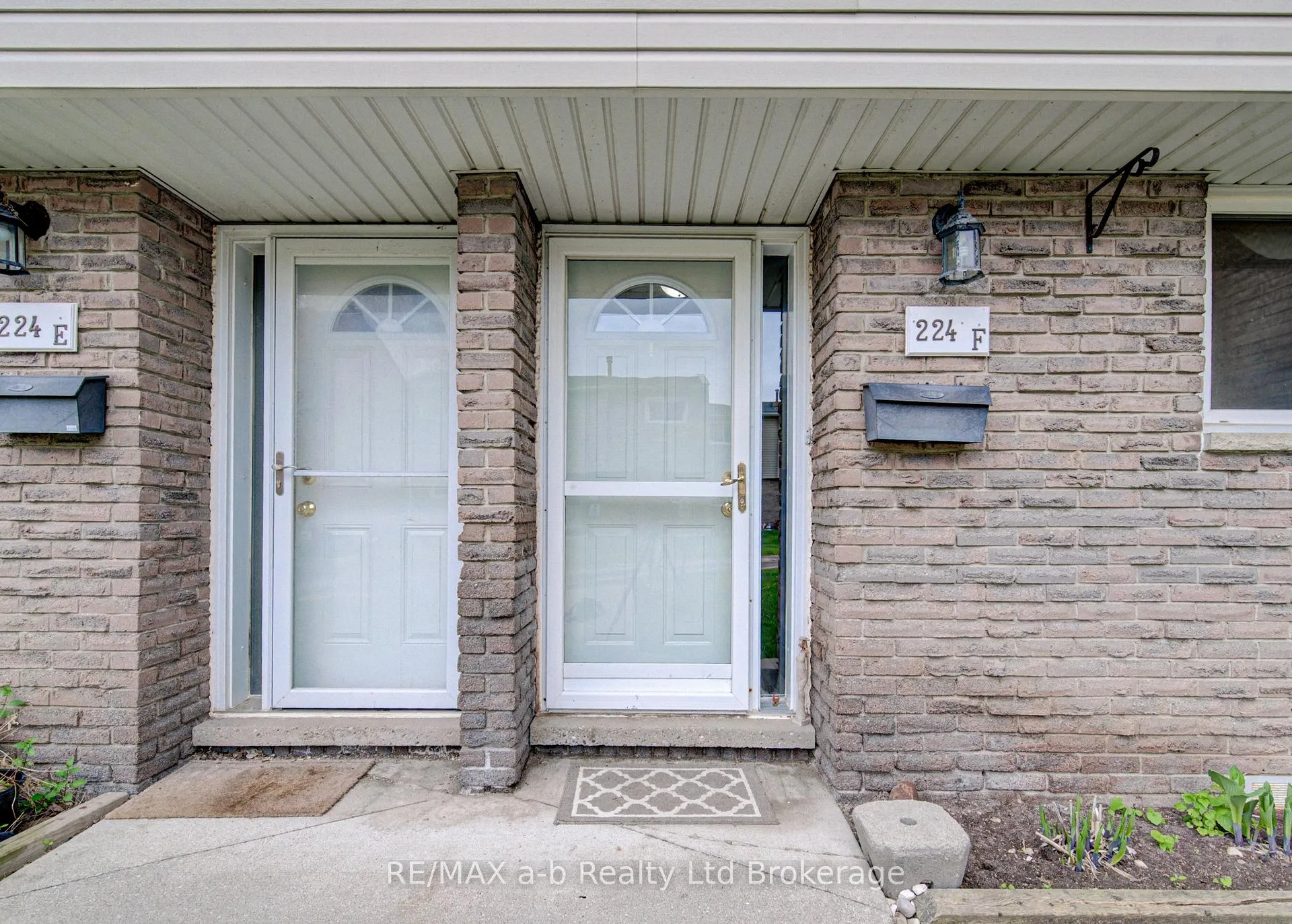 Photo 30 of Unit 18, 224F Harvard Place, Waterloo, Lincoln Village — HOMEH