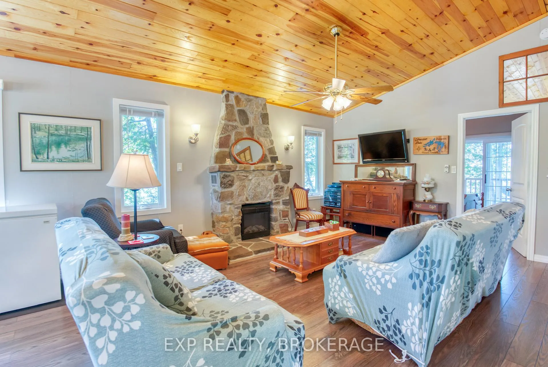 Photo 10 of 832 Sharbot Lake, Frontenac, Frontenac Centre — HOMEH