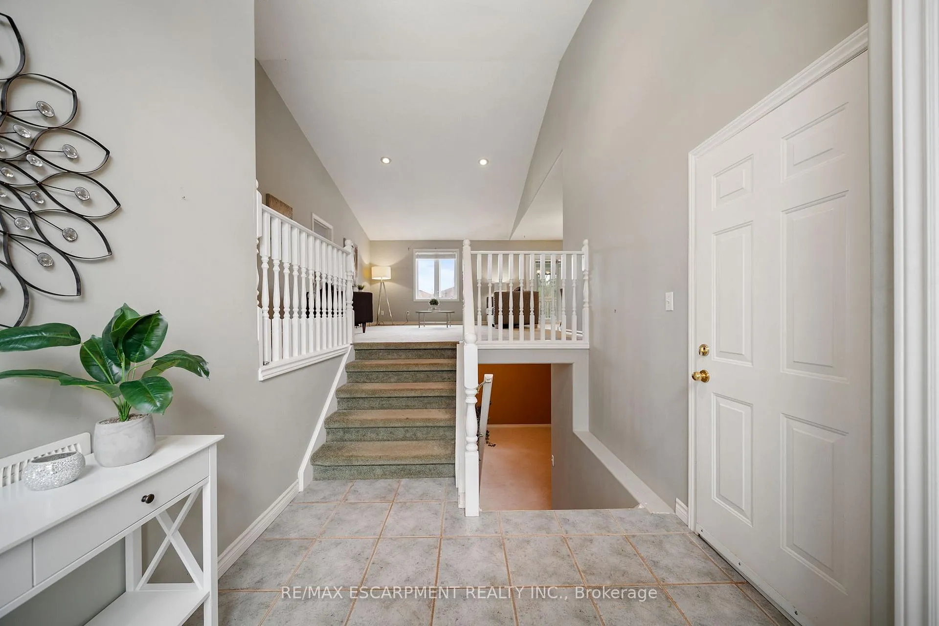 Photo 5 of 16 Macpherson Drive, Brant, Paris — HOMEH