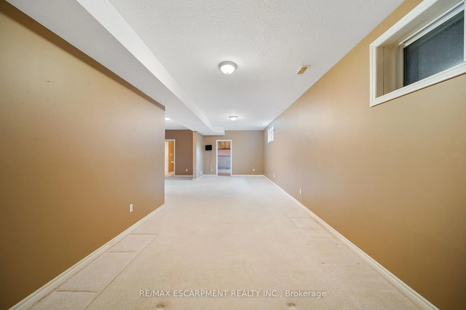 Photo 28 of 16 Macpherson Drive, Brant, Paris — HOMEH