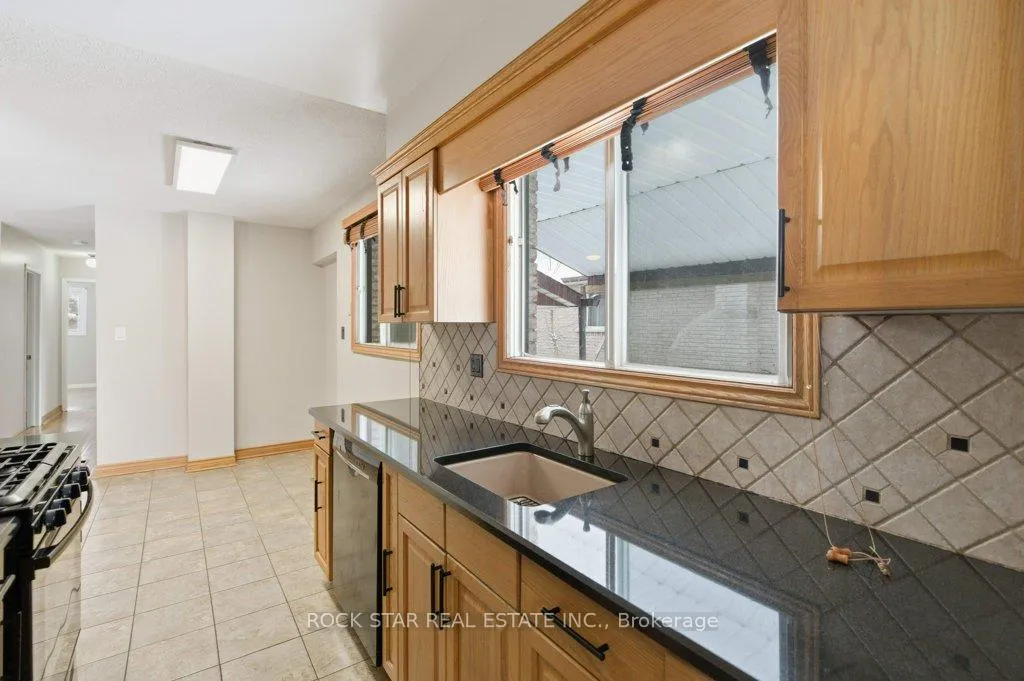 Photo 7 of Unit Main Fl, 115 Elmore Drive, Hamilton, Eleanor — HOMEH
