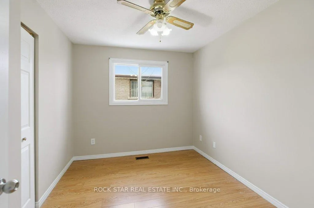 Photo 13 of Unit Main Fl, 115 Elmore Drive, Hamilton, Eleanor — HOMEH