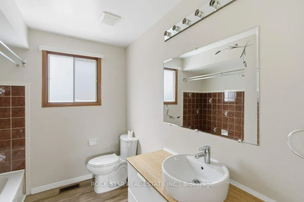 Photo 15 of Unit Main Fl, 115 Elmore Drive, Hamilton, Eleanor — HOMEH