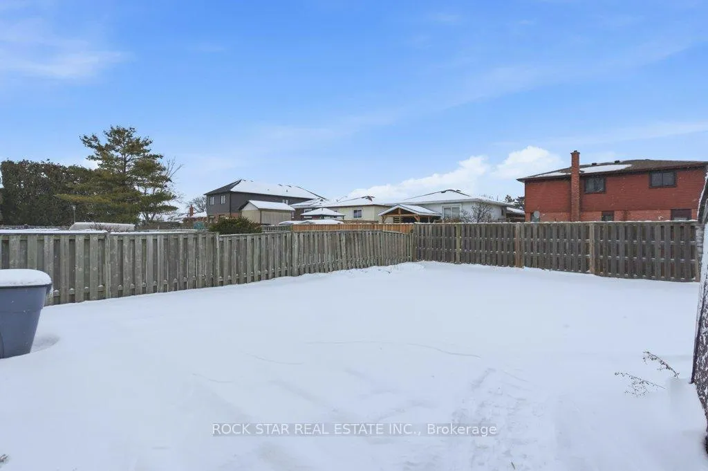 Photo 17 of Unit Main Fl, 115 Elmore Drive, Hamilton, Eleanor — HOMEH