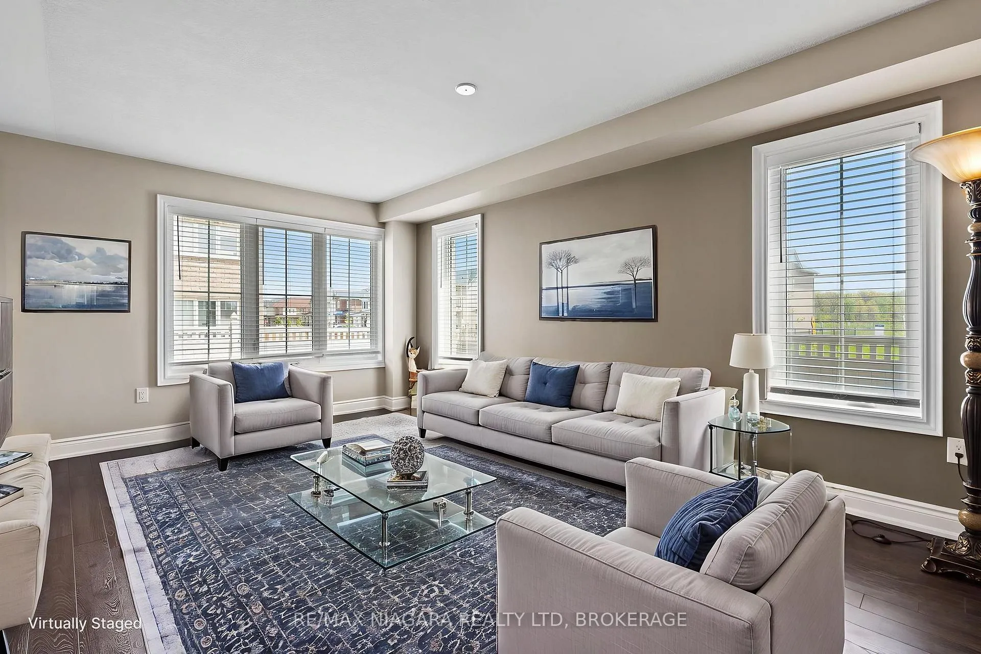 Photo 10 of 7782 Dockweed Drive, Niagara Falls, Brown — HOMEH
