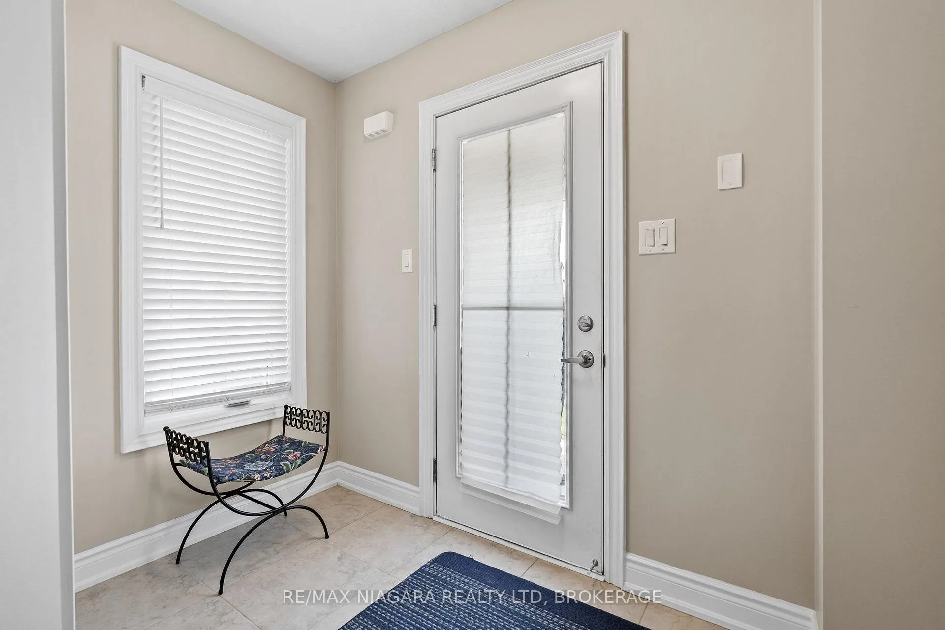 Photo 20 of 7782 Dockweed Drive, Niagara Falls, Brown — HOMEH