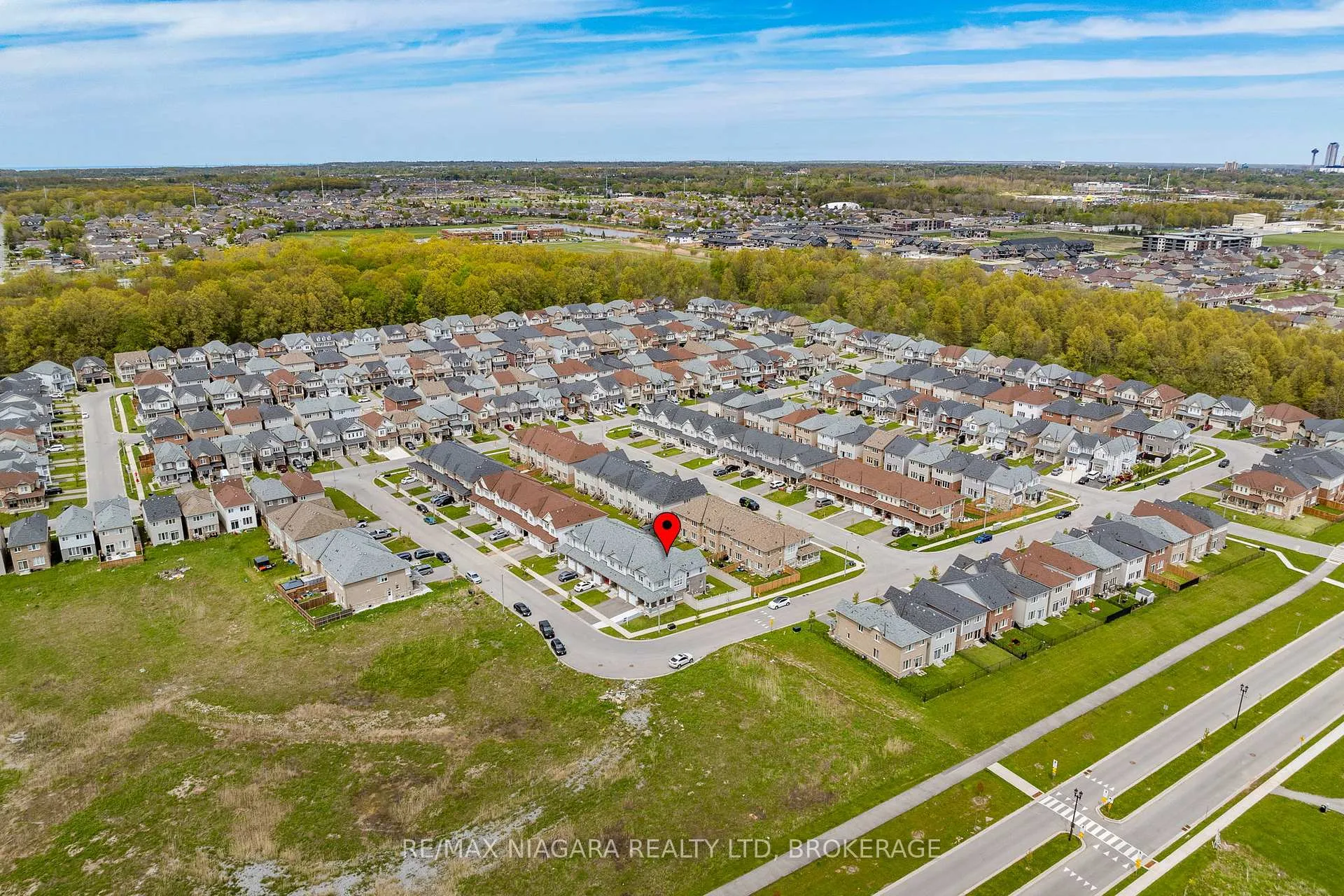 Photo 34 of 7782 Dockweed Drive, Niagara Falls, Brown — HOMEH