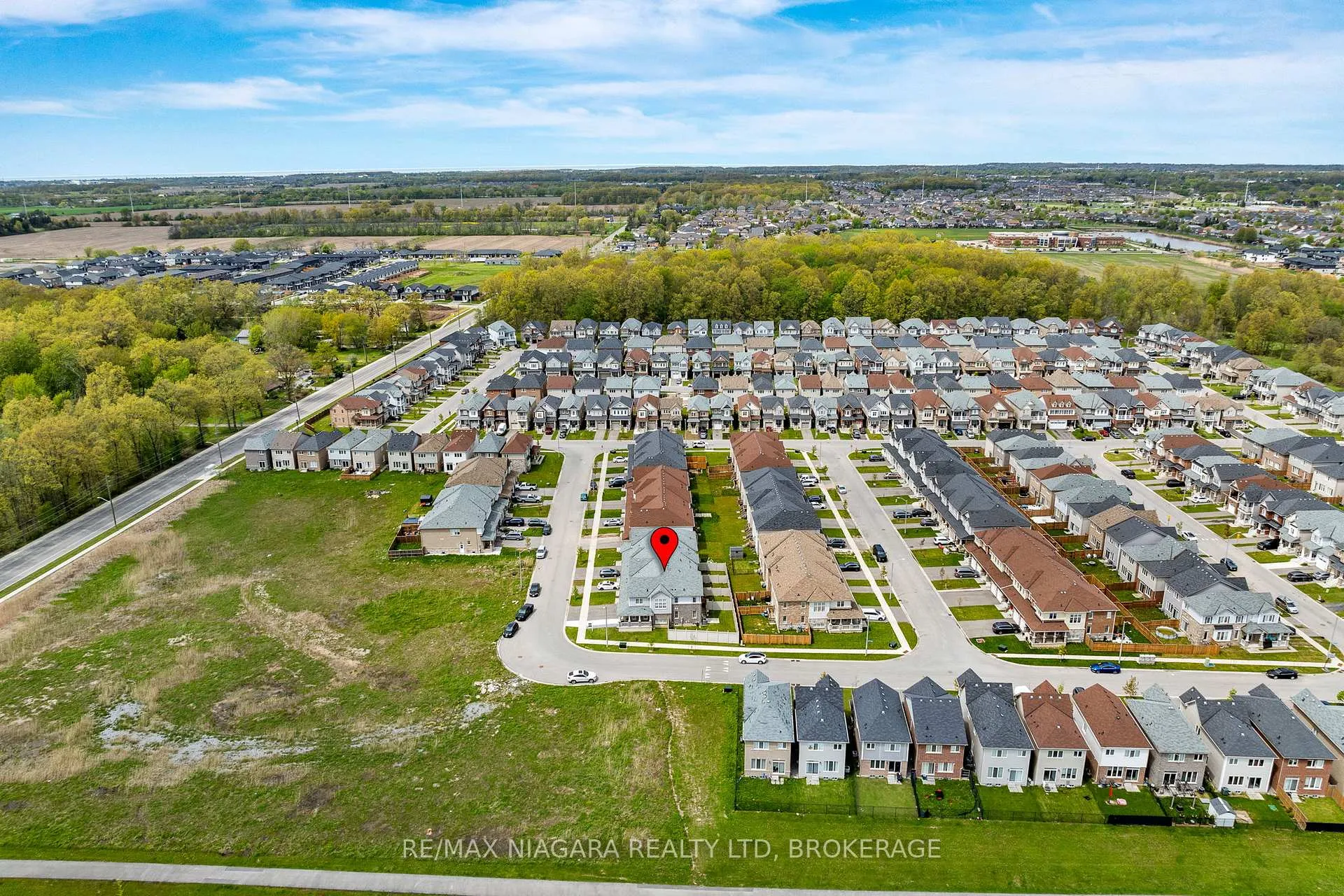 Photo 35 of 7782 Dockweed Drive, Niagara Falls, Brown — HOMEH