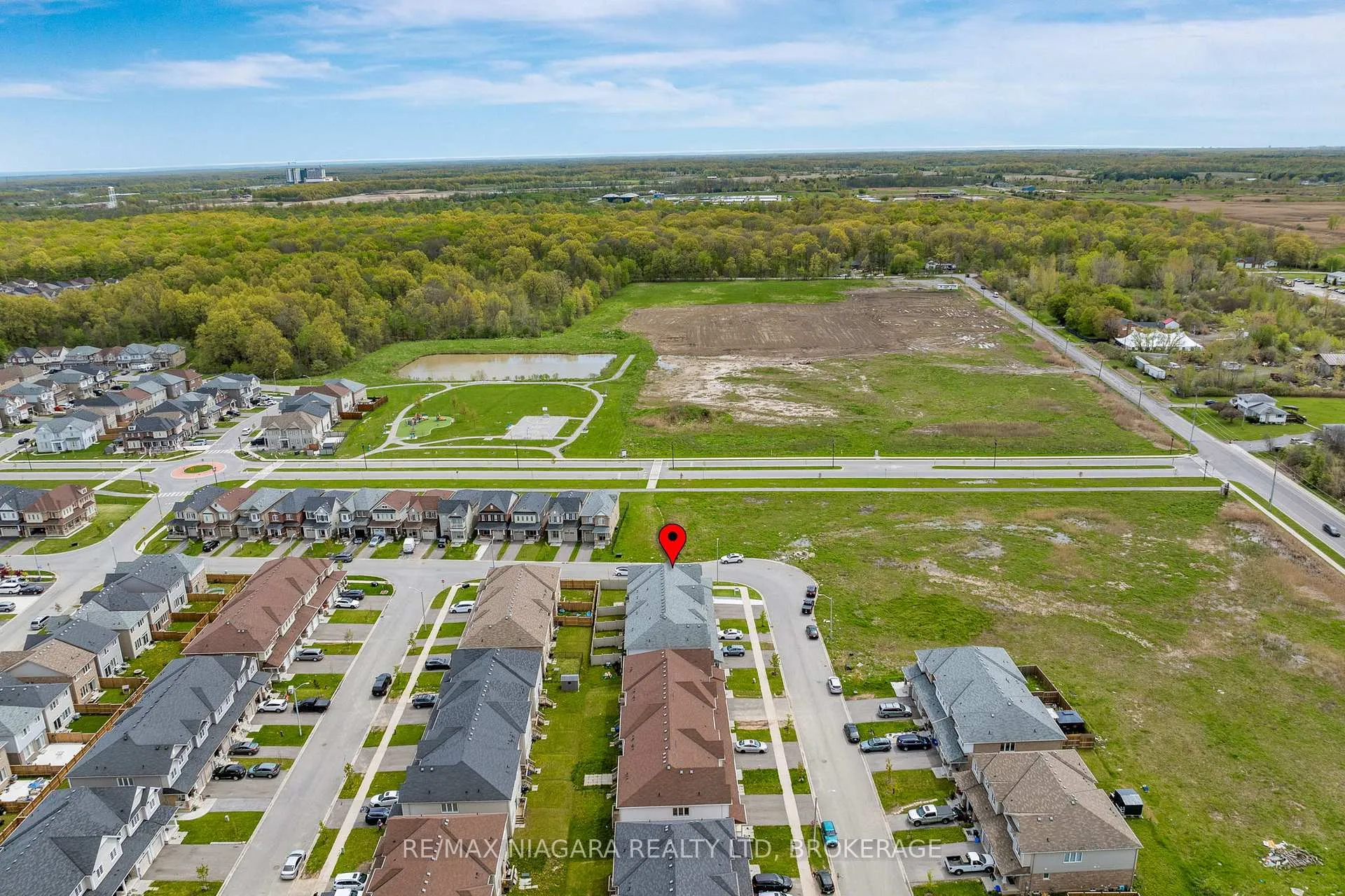 Photo 37 of 7782 Dockweed Drive, Niagara Falls, Brown — HOMEH