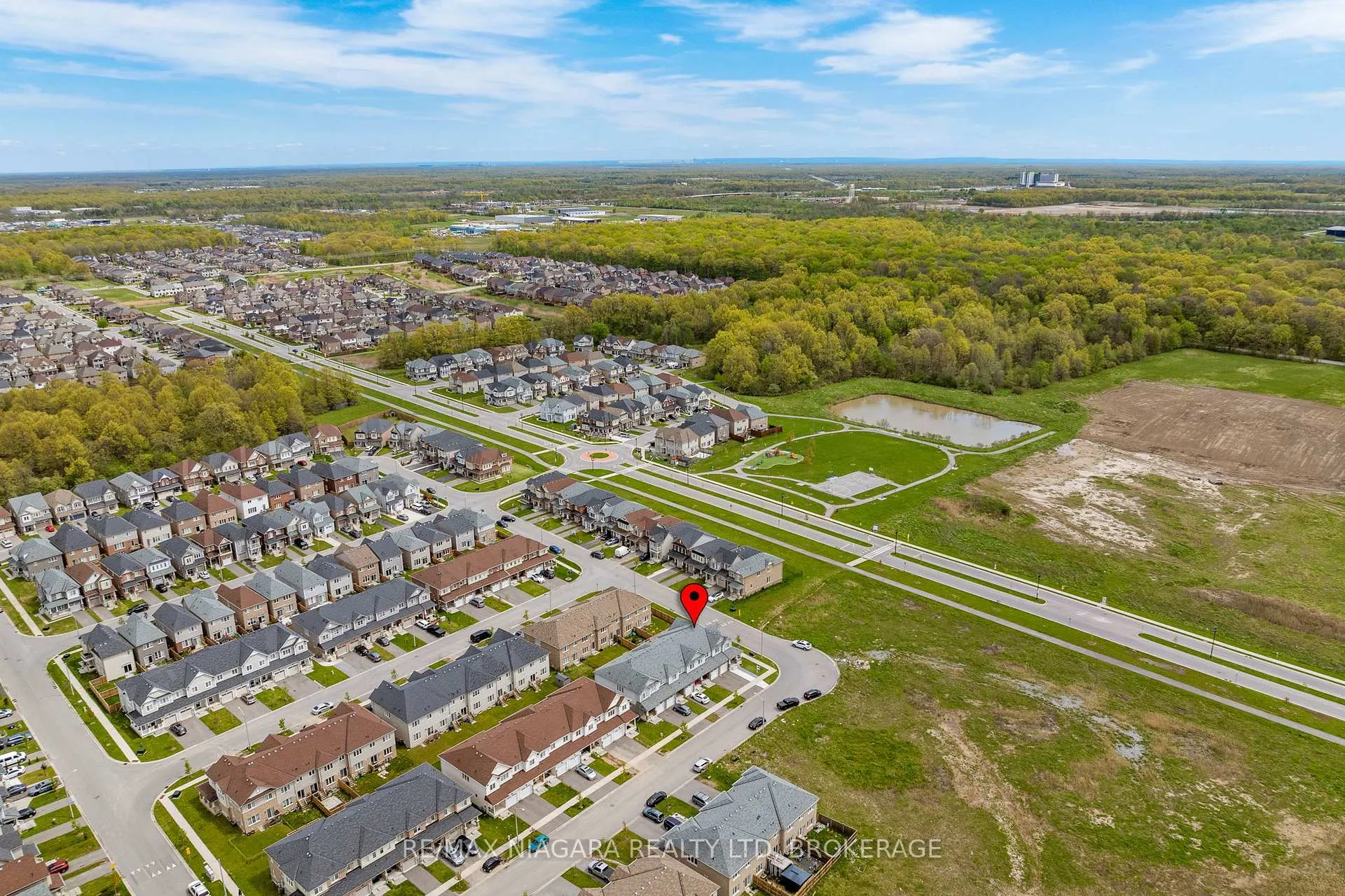 Photo 38 of 7782 Dockweed Drive, Niagara Falls, Brown — HOMEH