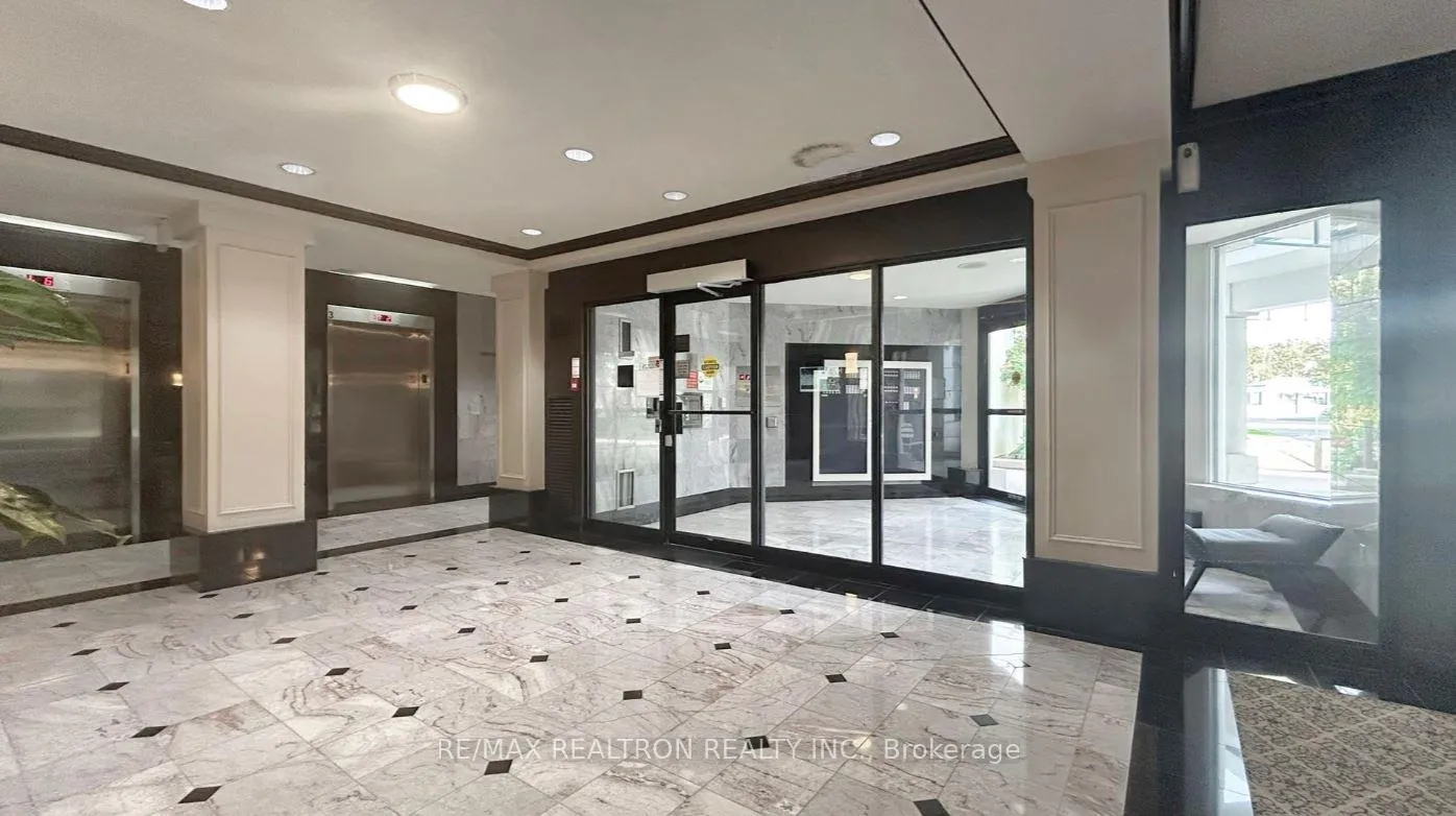 Photo 3 of Unit 1106, 110 Promenade Circle, Vaughan, Brownridge — HOMEH