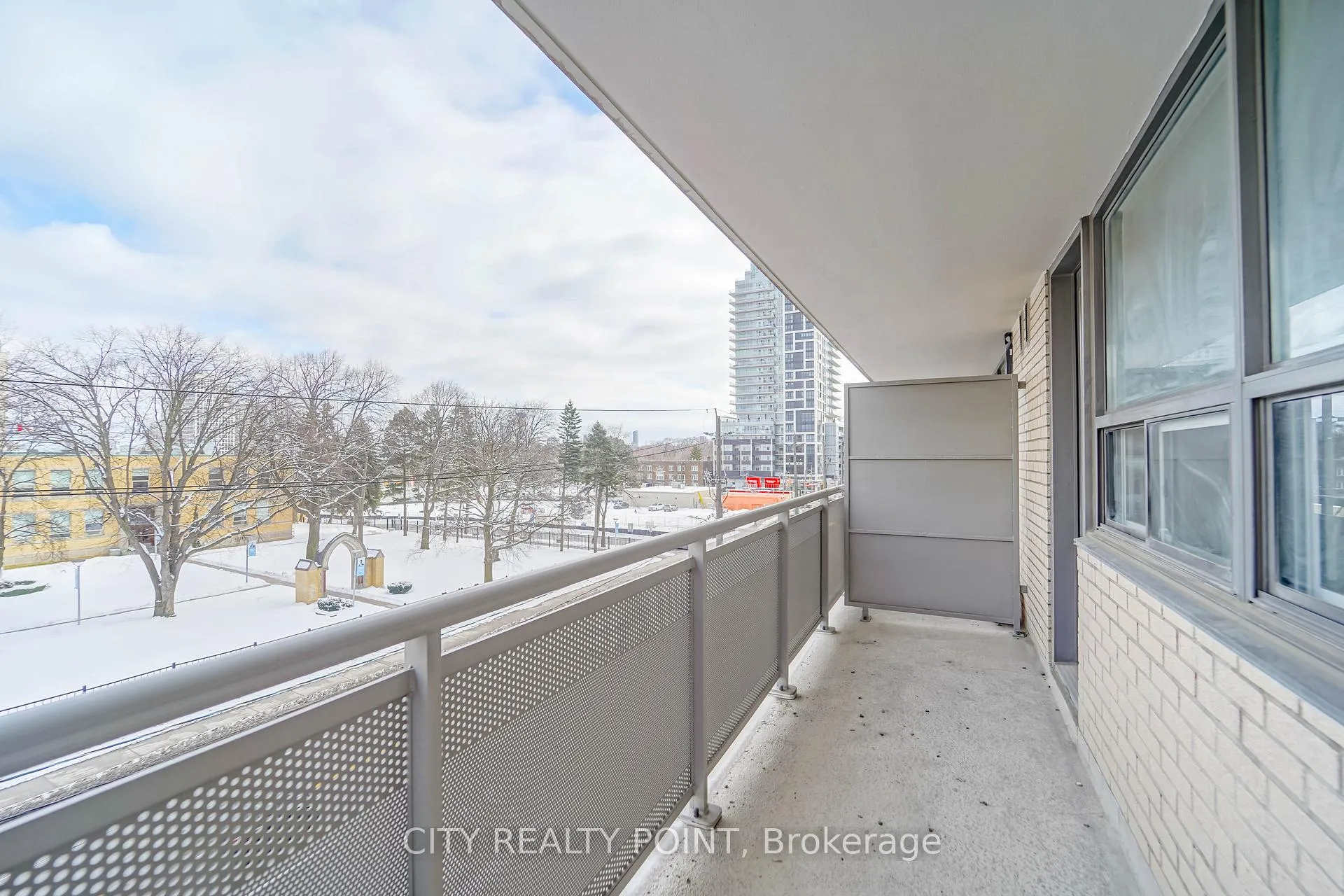 Photo 3 of Unit 504, 1500 Bathurst Street, Toronto, Humewood-Cedarvale — HOMEH