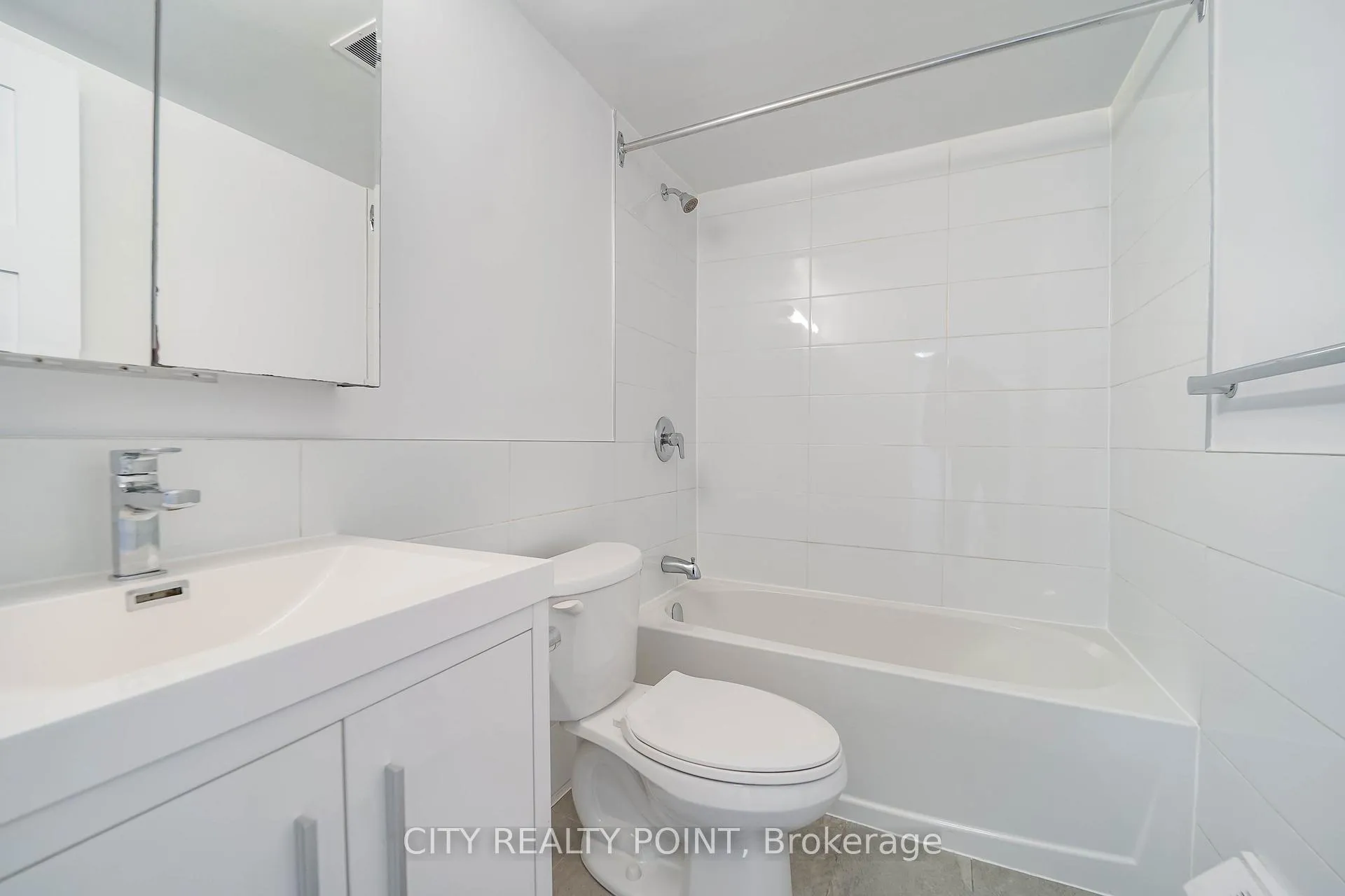 Photo 6 of Unit 504, 1500 Bathurst Street, Toronto, Humewood-Cedarvale — HOMEH