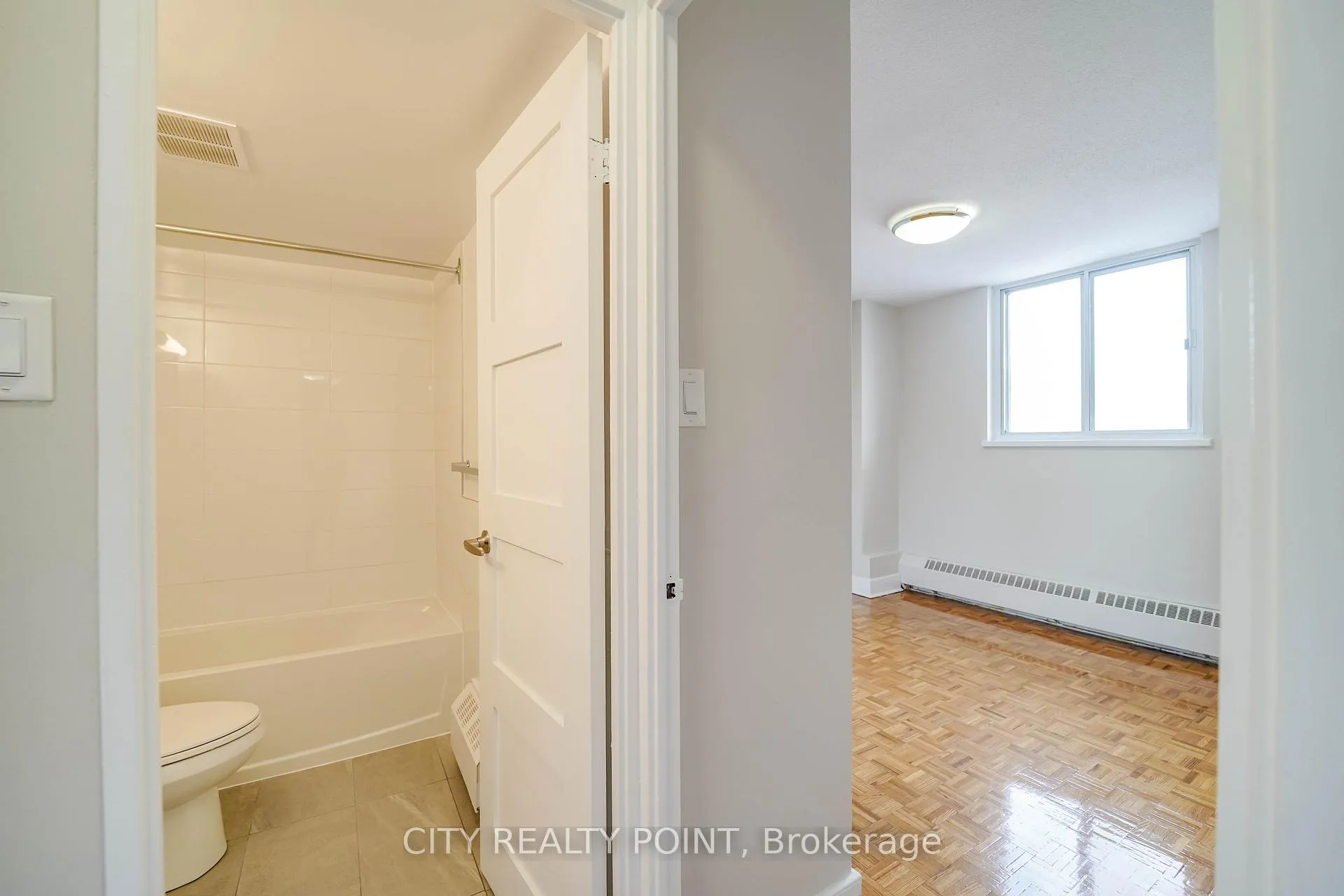 Photo 7 of Unit 504, 1500 Bathurst Street, Toronto, Humewood-Cedarvale — HOMEH
