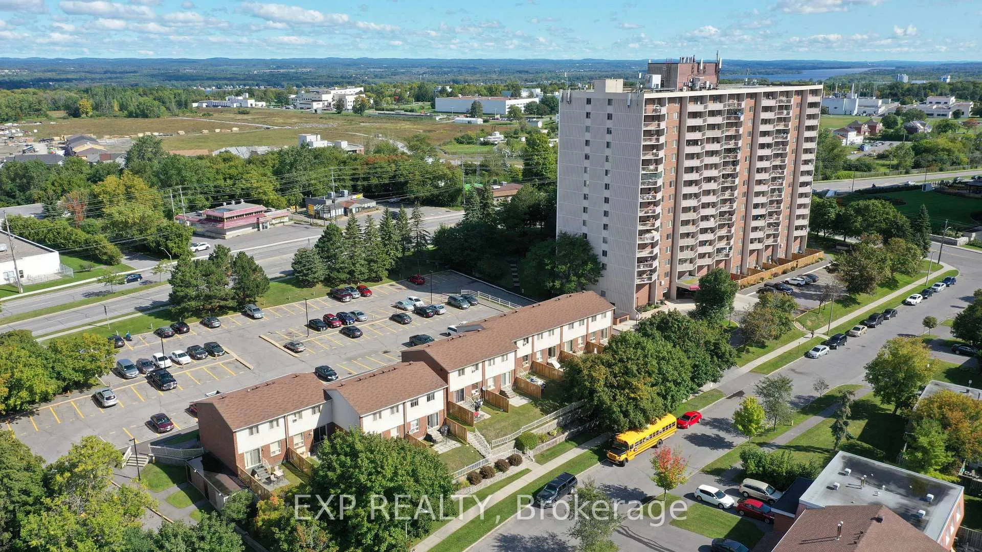 Photo 6 of Unit 1016, 981 Gulf Place, Ottawa, Carson Meadows — HOMEH