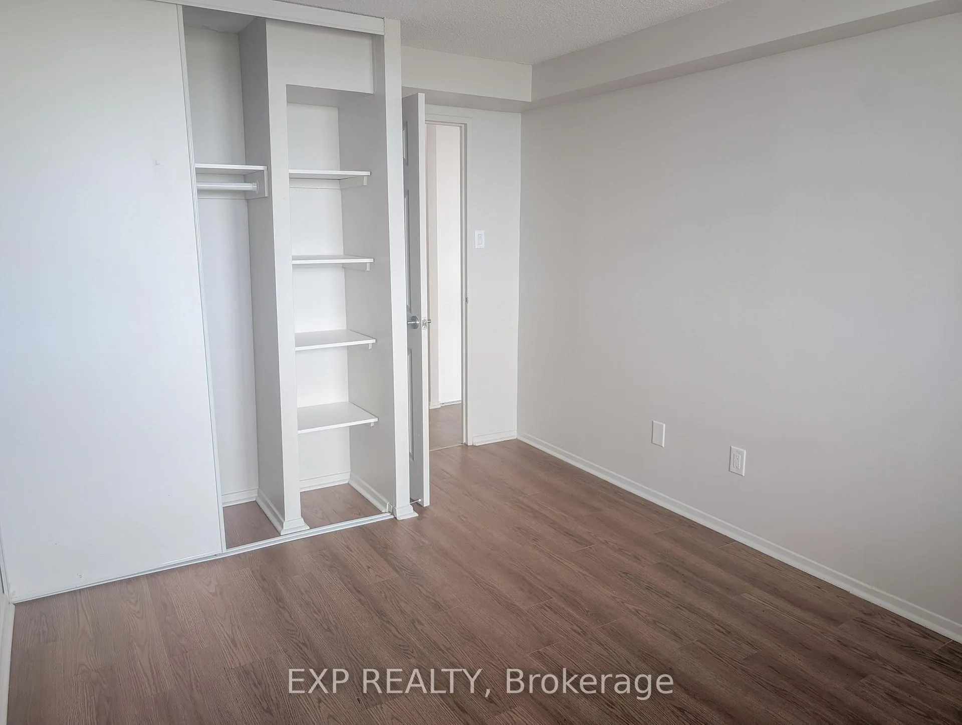 Photo 13 of Unit 1016, 981 Gulf Place, Ottawa, Carson Meadows — HOMEH
