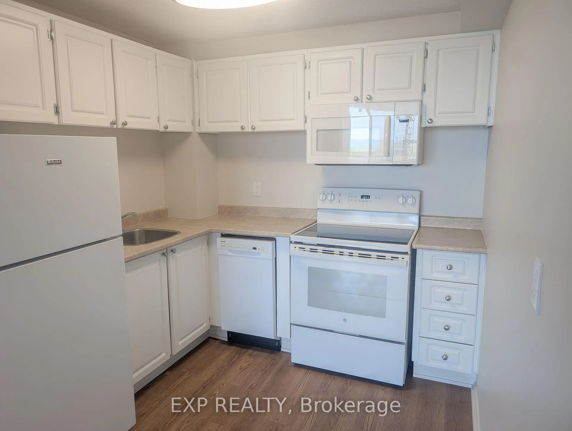 Photo 19 of Unit 1016, 981 Gulf Place, Ottawa, Carson Meadows — HOMEH