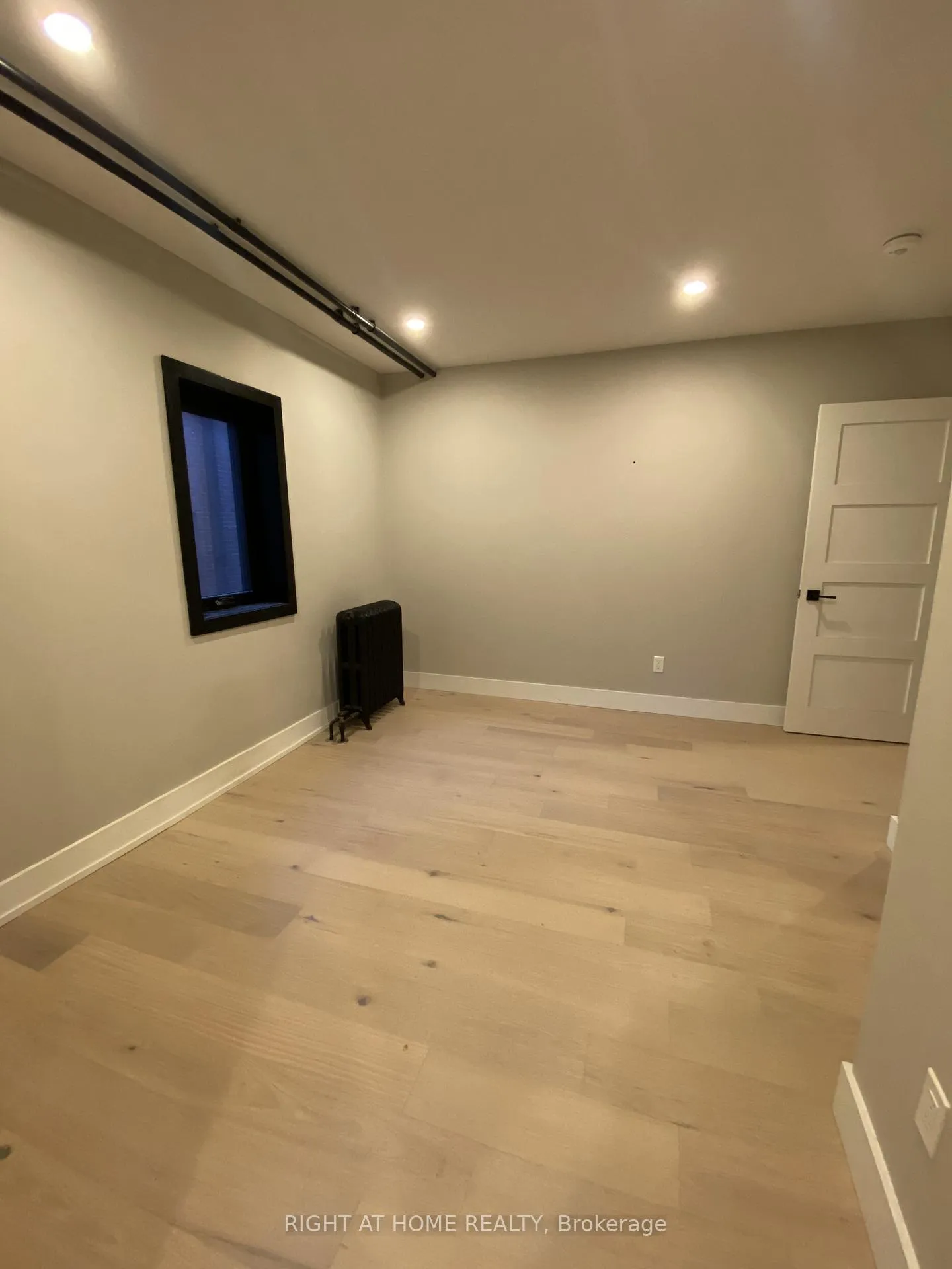 Photo 5 of Unit 1, 363 Parkside Drive, Toronto, High Park-Swansea — HOMEH