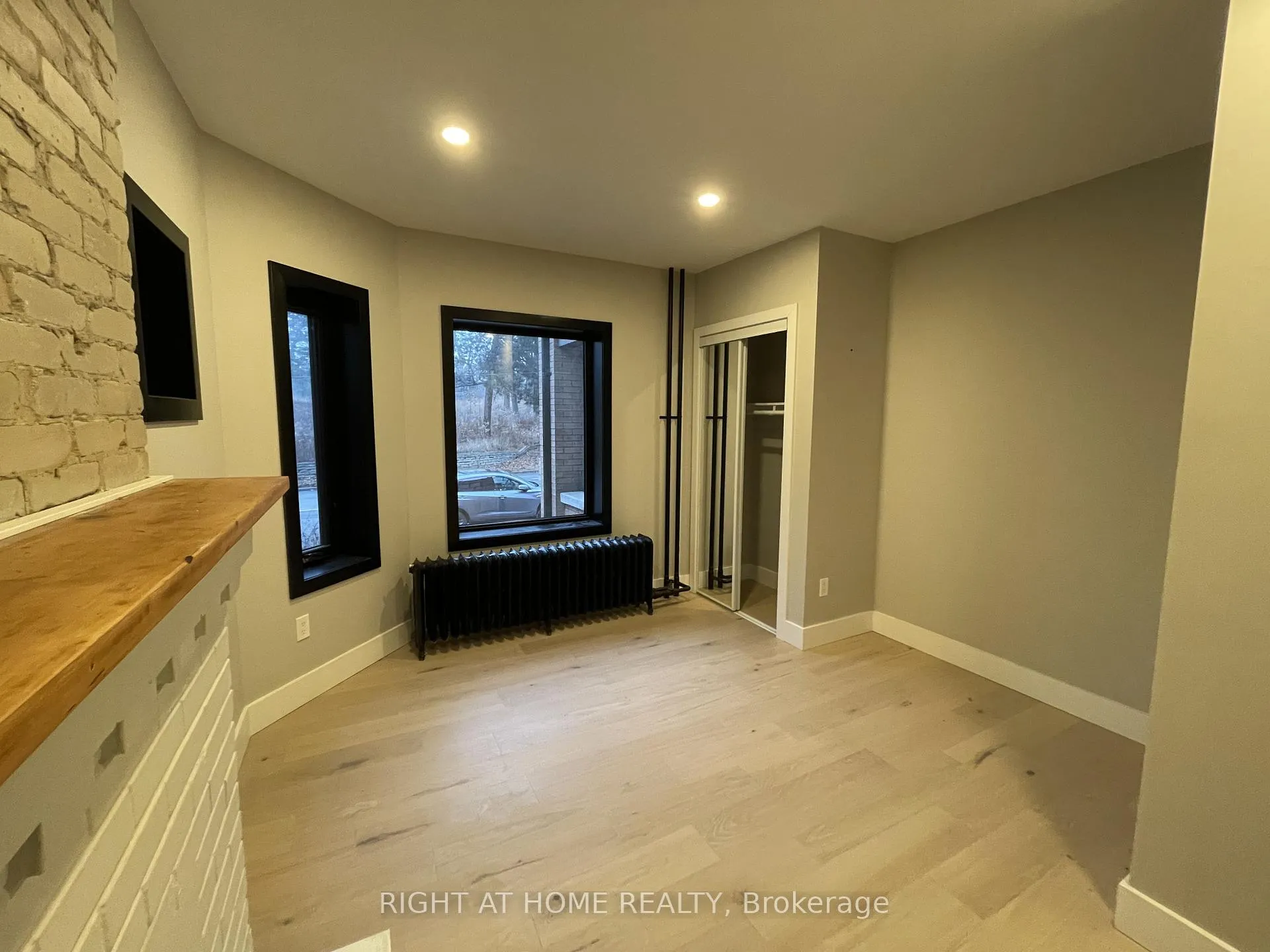 Photo 6 of Unit 1, 363 Parkside Drive, Toronto, High Park-Swansea — HOMEH