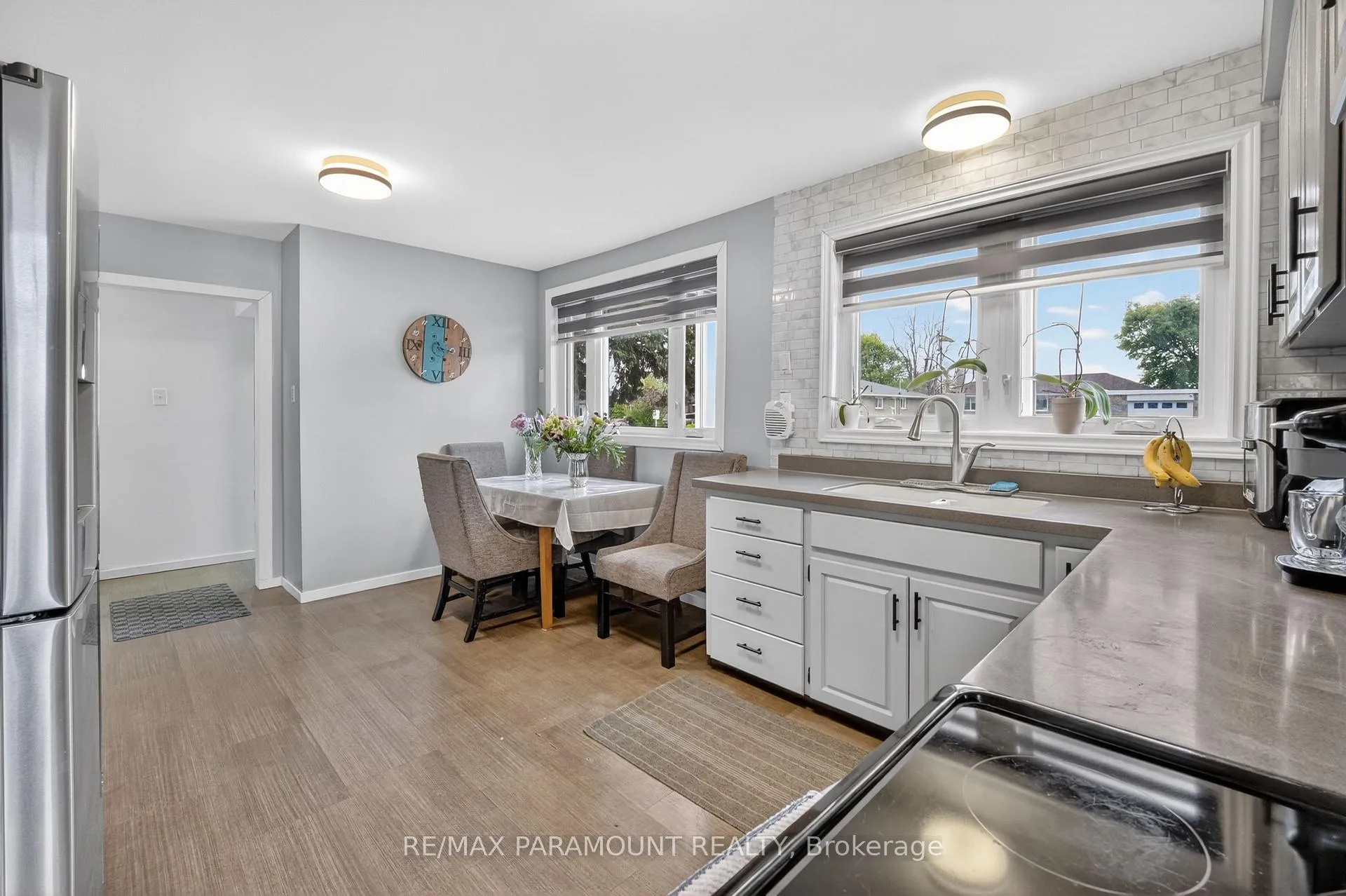 Photo 12 of 250 Avondale Boulevard, Brampton, Avondale — HOMEH