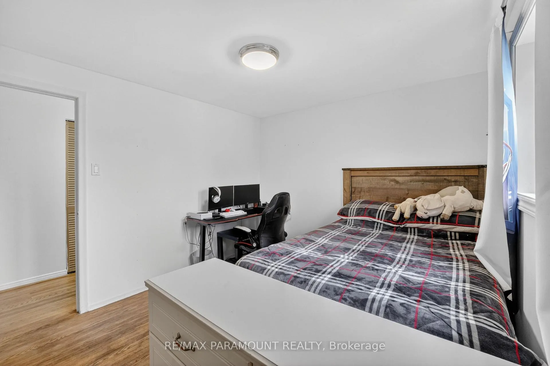 Photo 21 of 250 Avondale Boulevard, Brampton, Avondale — HOMEH