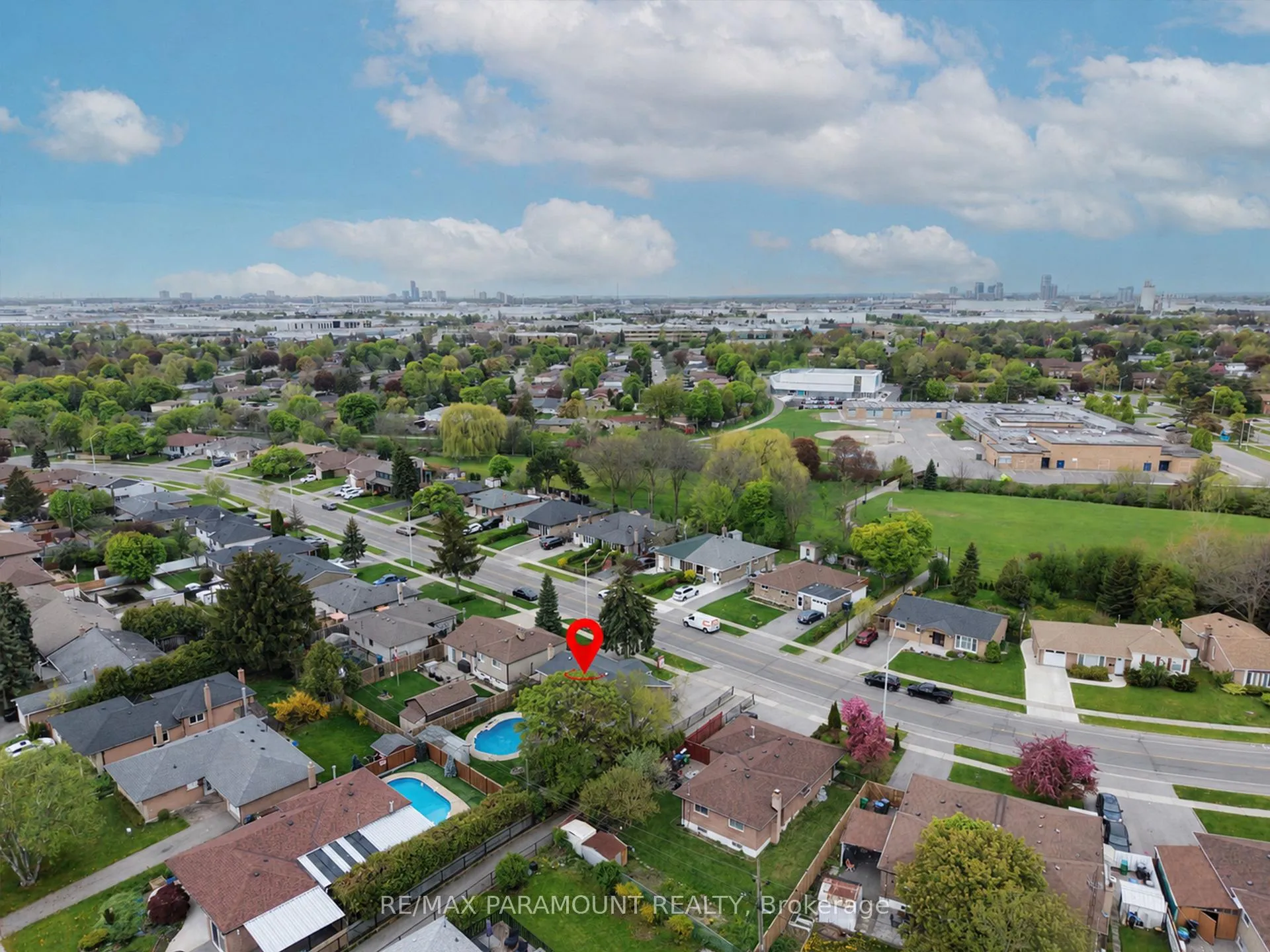 Photo 39 of 250 Avondale Boulevard, Brampton, Avondale — HOMEH