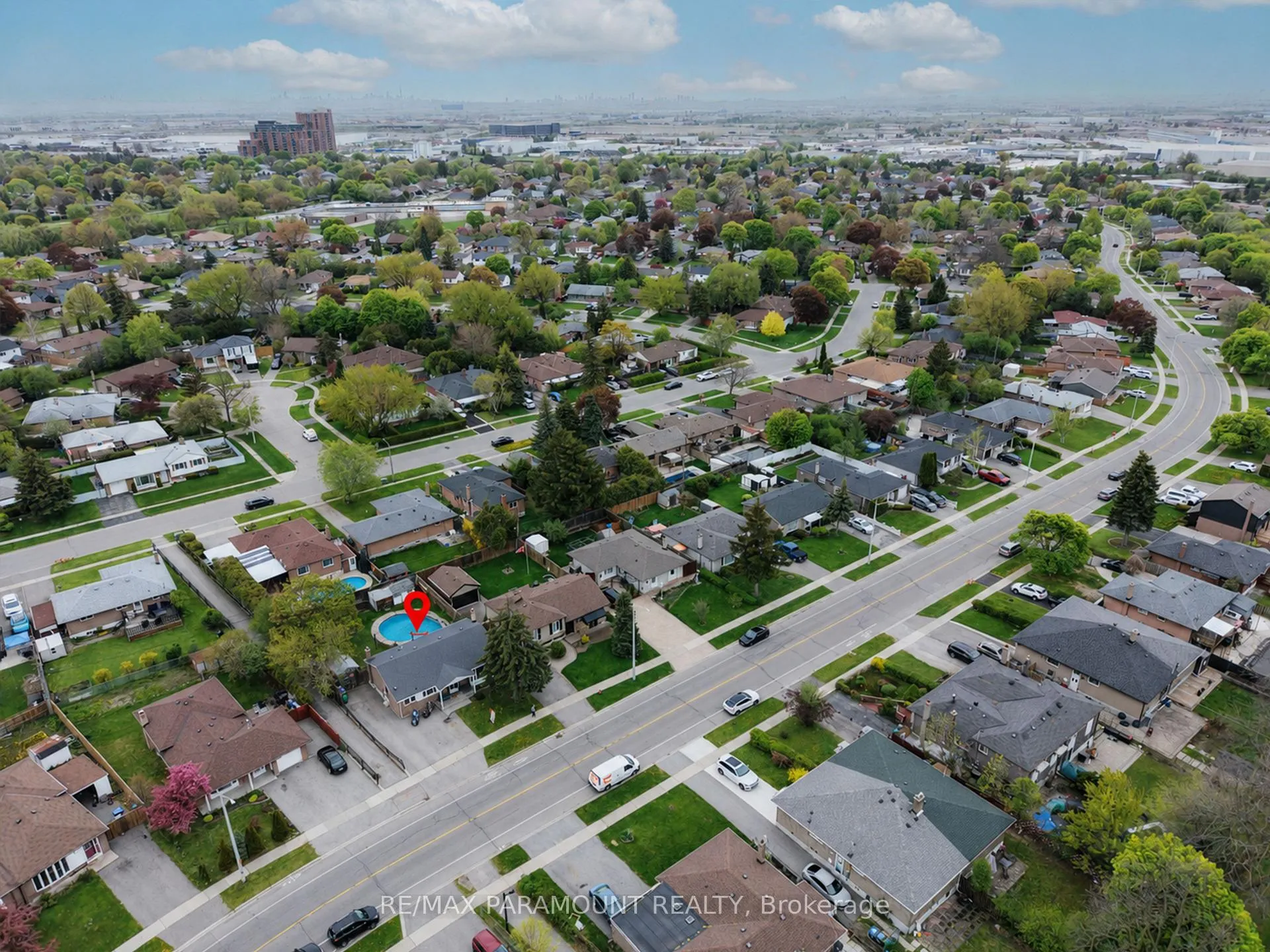 Photo 40 of 250 Avondale Boulevard, Brampton, Avondale — HOMEH