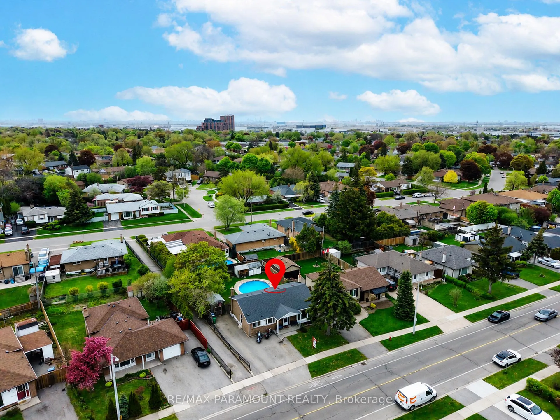 Photo 41 of 250 Avondale Boulevard, Brampton, Avondale — HOMEH