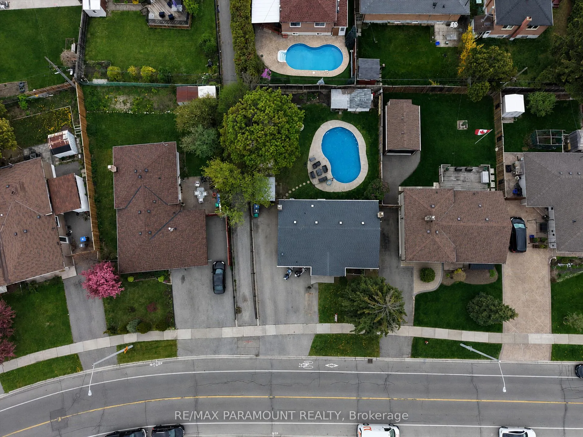 Photo 44 of 250 Avondale Boulevard, Brampton, Avondale — HOMEH