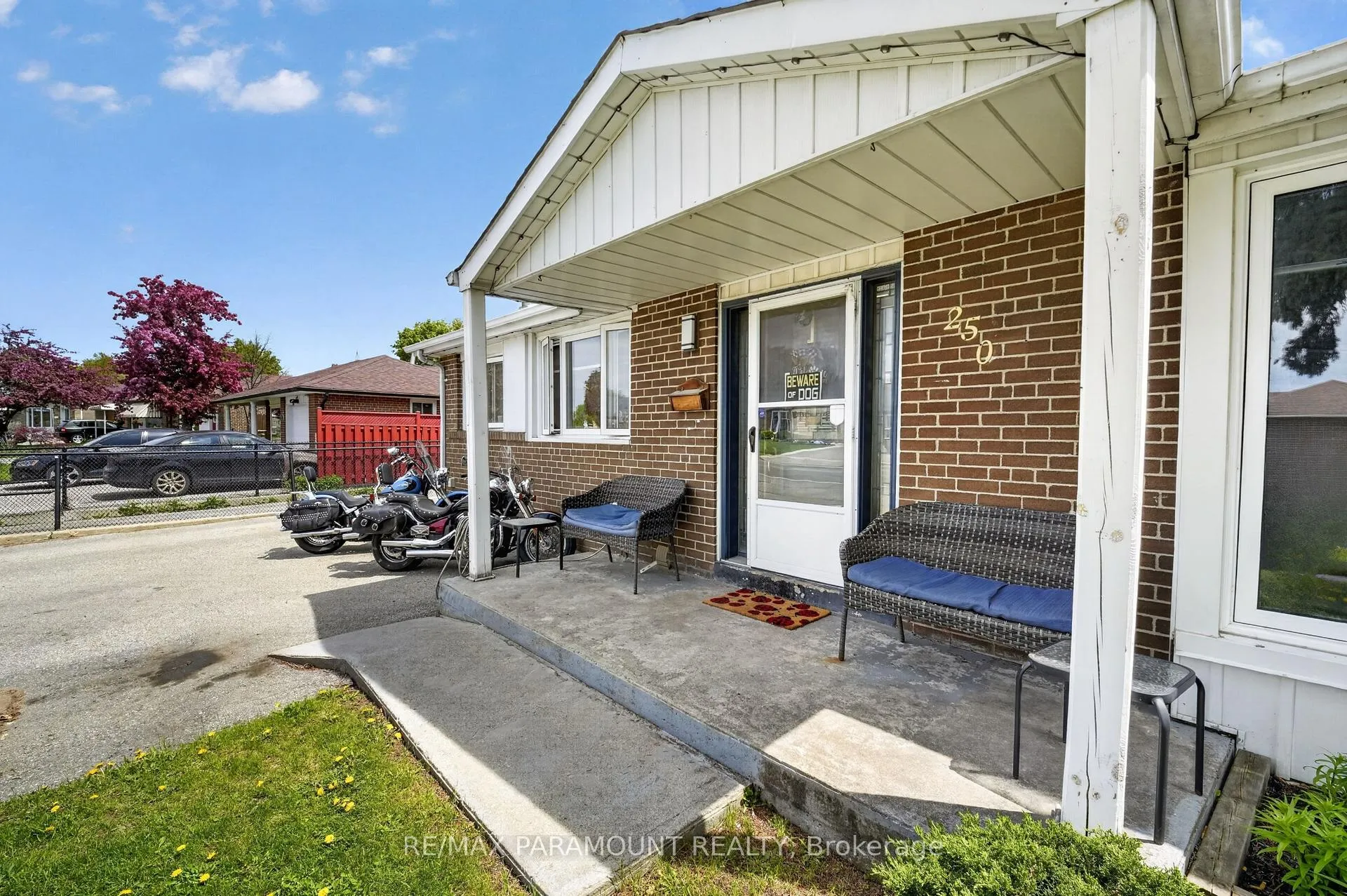 Photo 45 of 250 Avondale Boulevard, Brampton, Avondale — HOMEH