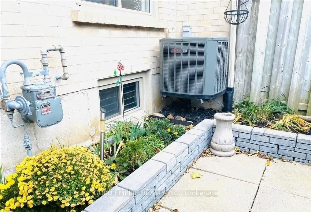 Photo 9 of Unit 40, 925 Lawson Road E, London, North I — HOMEH