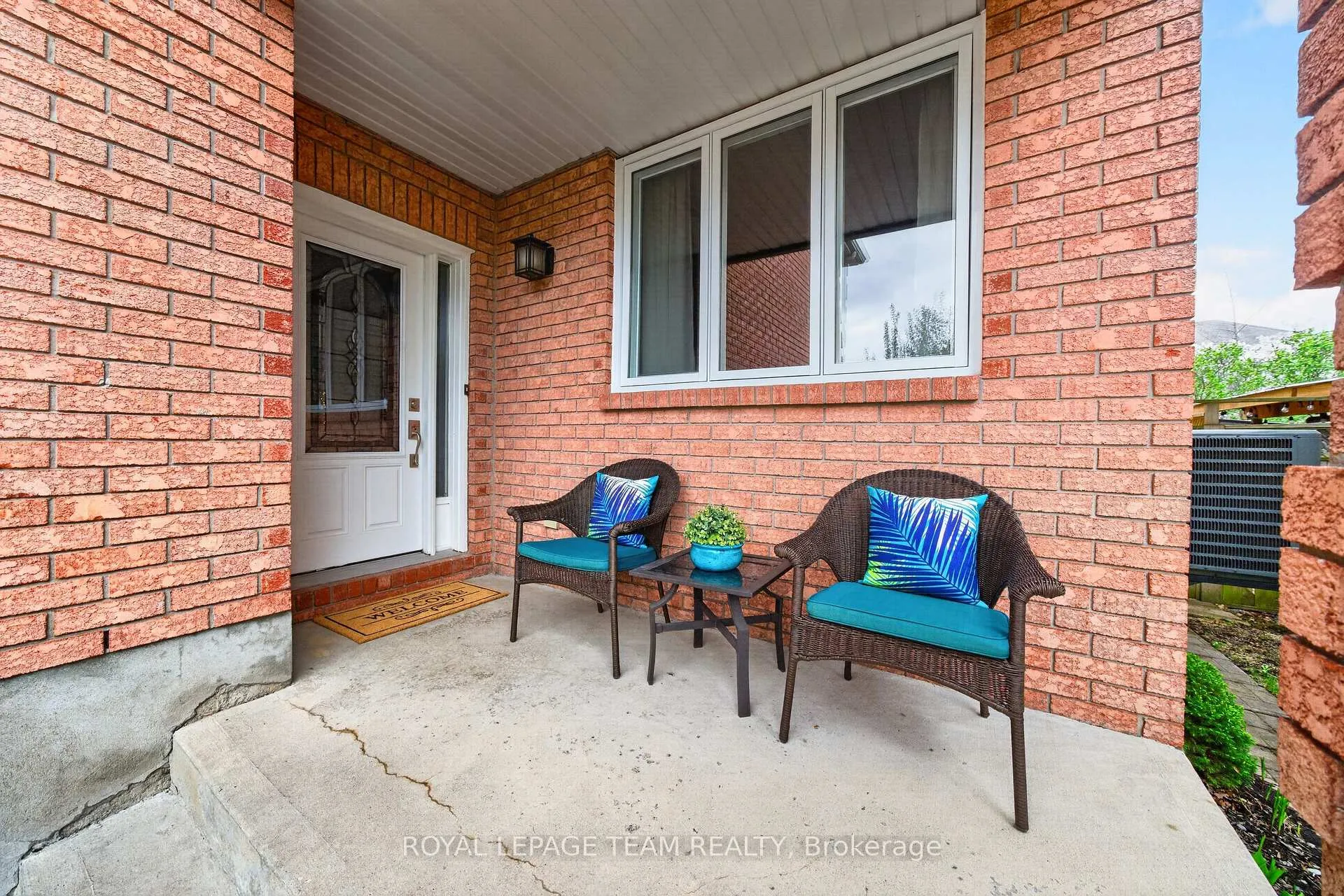 Photo 4 of 27 Inwood Drive, Ottawa, Kanata - Bridlewood — HOMEH