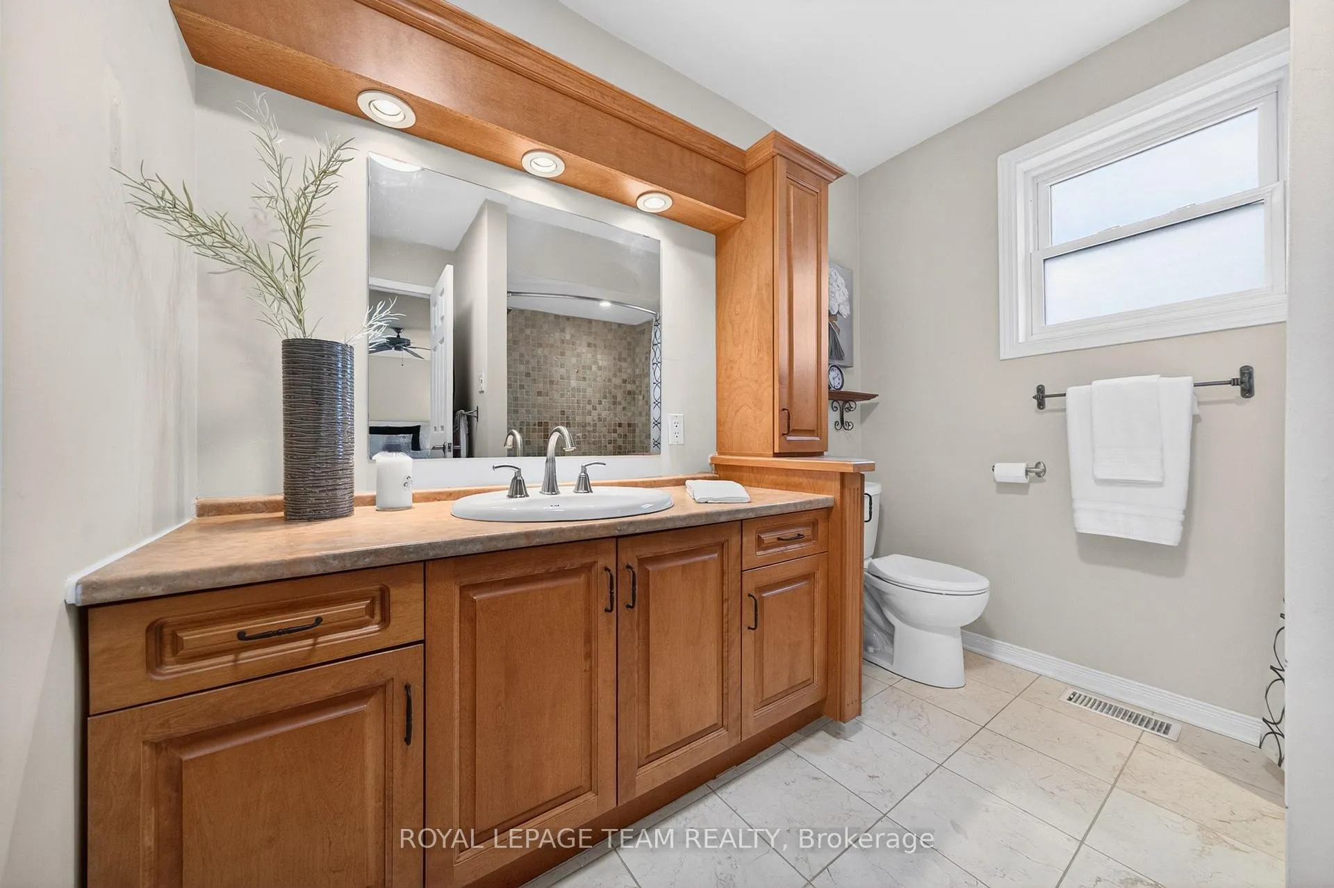 Photo 31 of 27 Inwood Drive, Ottawa, Kanata - Bridlewood — HOMEH