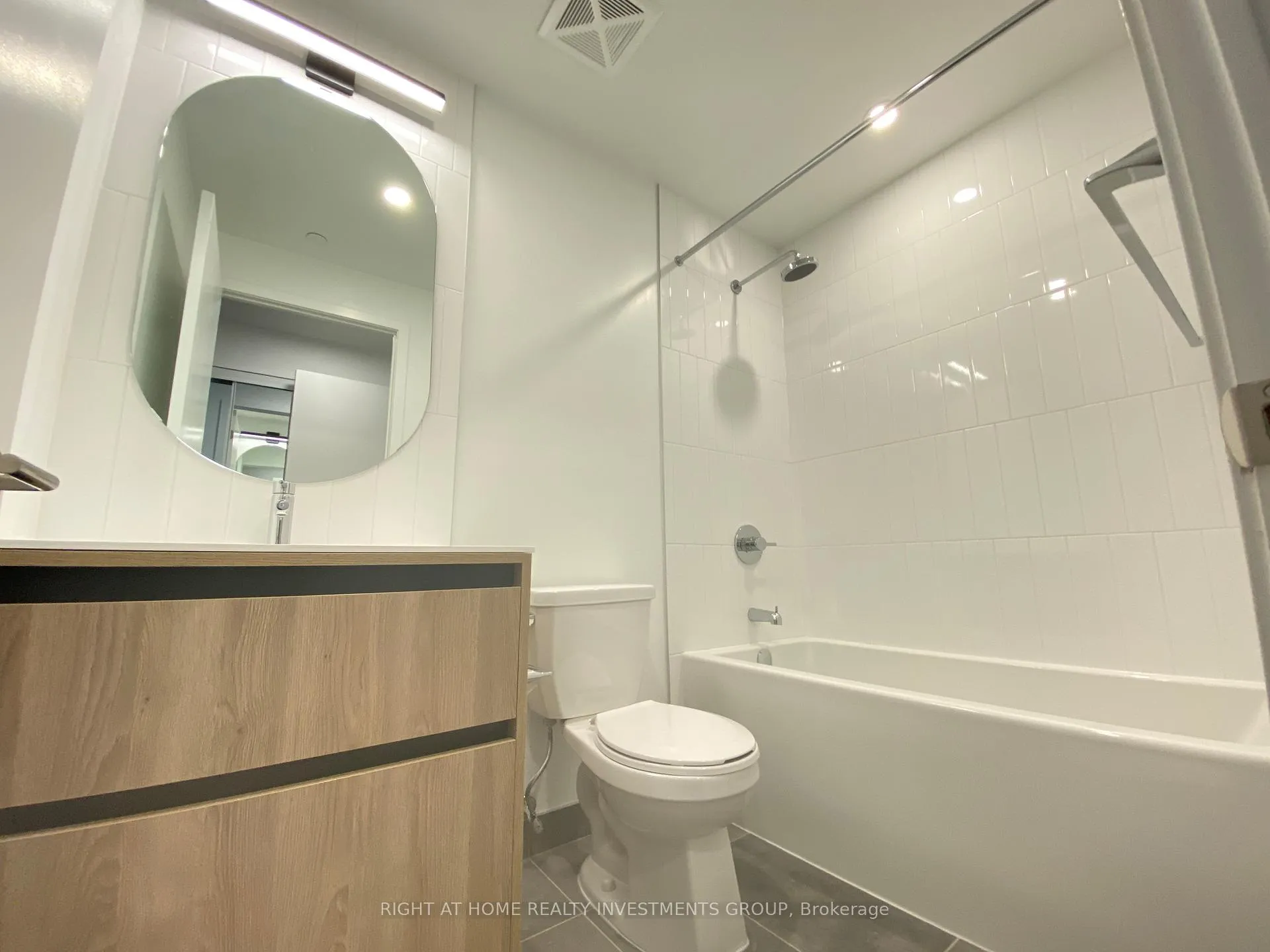 Photo 10 of Unit 427, 7950 Bathurst Street, Vaughan, Beverley Glen — HOMEH