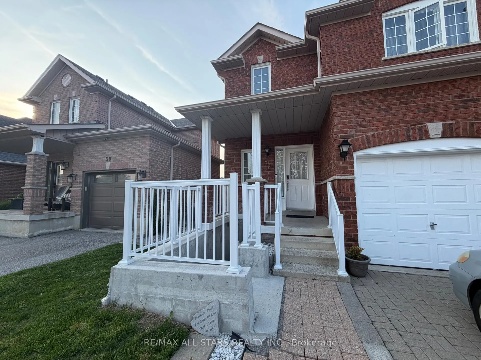 Photo 3 of 52 Arlington Drive, Georgina, Keswick North — HOMEH
