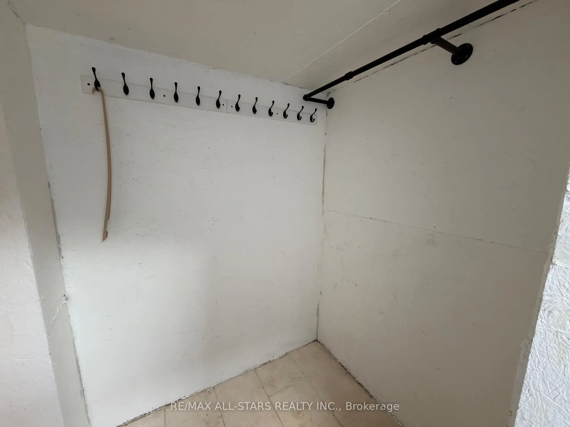 Photo 5 of 52 Arlington Drive, Georgina, Keswick North — HOMEH