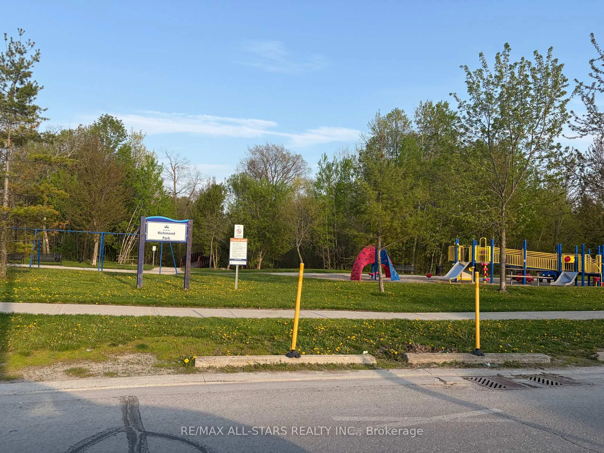 Photo 12 of 52 Arlington Drive, Georgina, Keswick North — HOMEH
