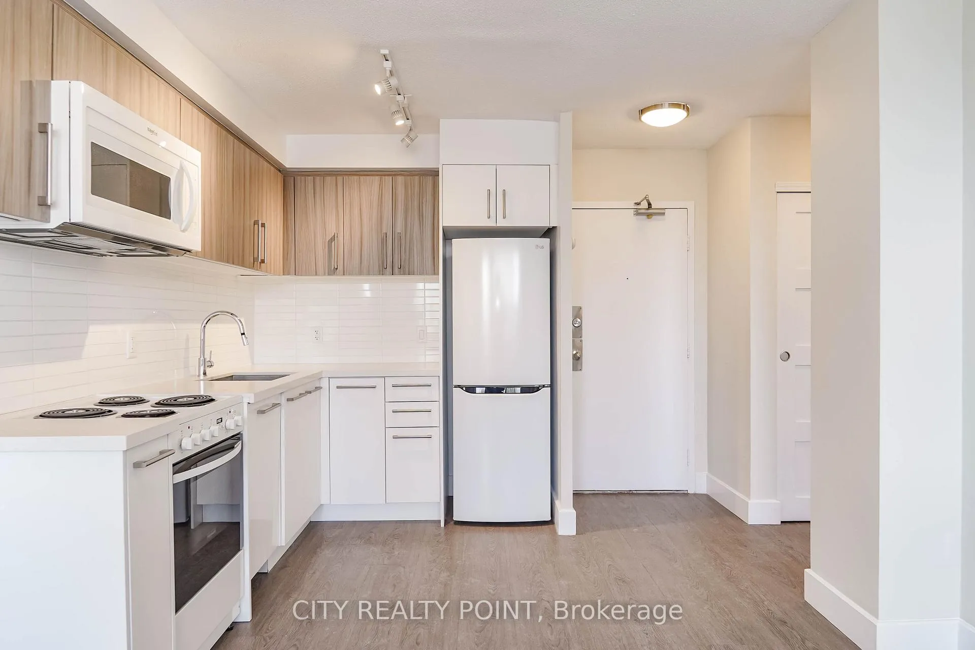 Photo 1 of Unit 207, 1500 Bathurst Street, Toronto, Humewood-Cedarvale — HOMEH