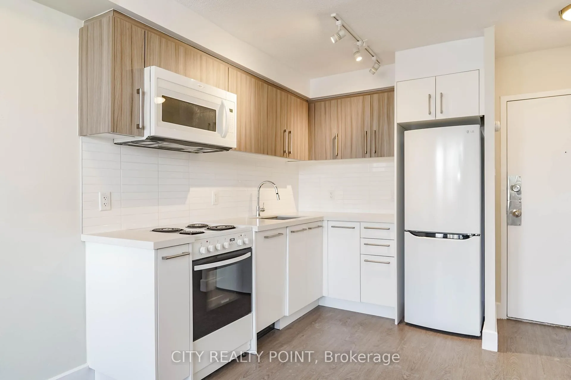 Photo 6 of Unit 207, 1500 Bathurst Street, Toronto, Humewood-Cedarvale — HOMEH
