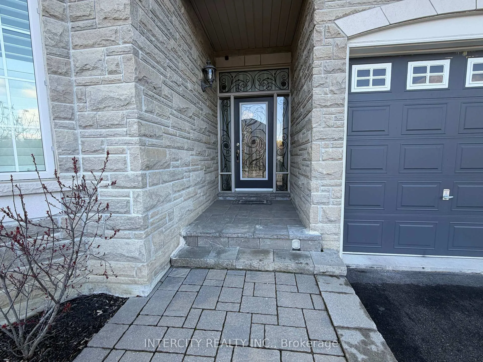 Photo 3 of 655 Davos Road, Vaughan, Vellore Village — HOMEH