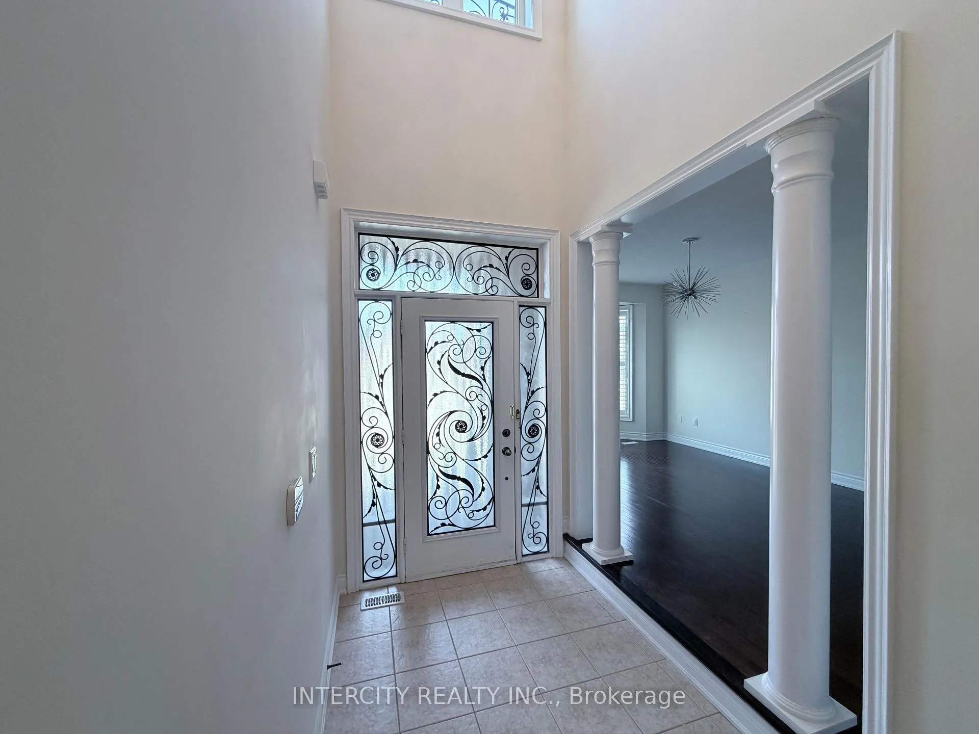 Photo 4 of 655 Davos Road, Vaughan, Vellore Village — HOMEH
