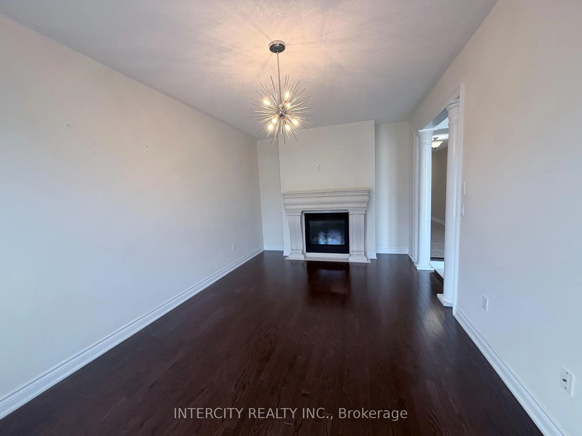Photo 5 of 655 Davos Road, Vaughan, Vellore Village — HOMEH