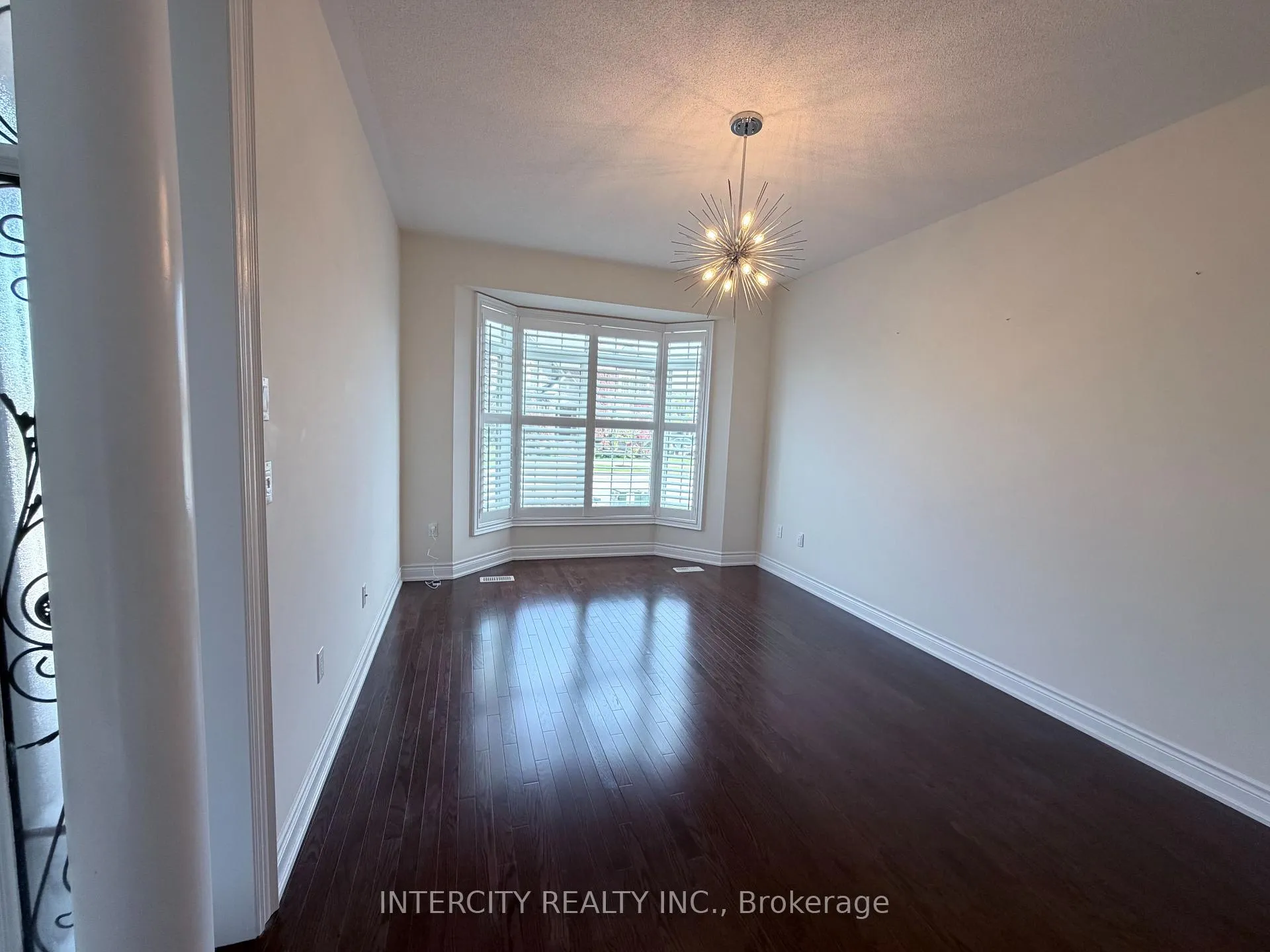Photo 6 of 655 Davos Road, Vaughan, Vellore Village — HOMEH