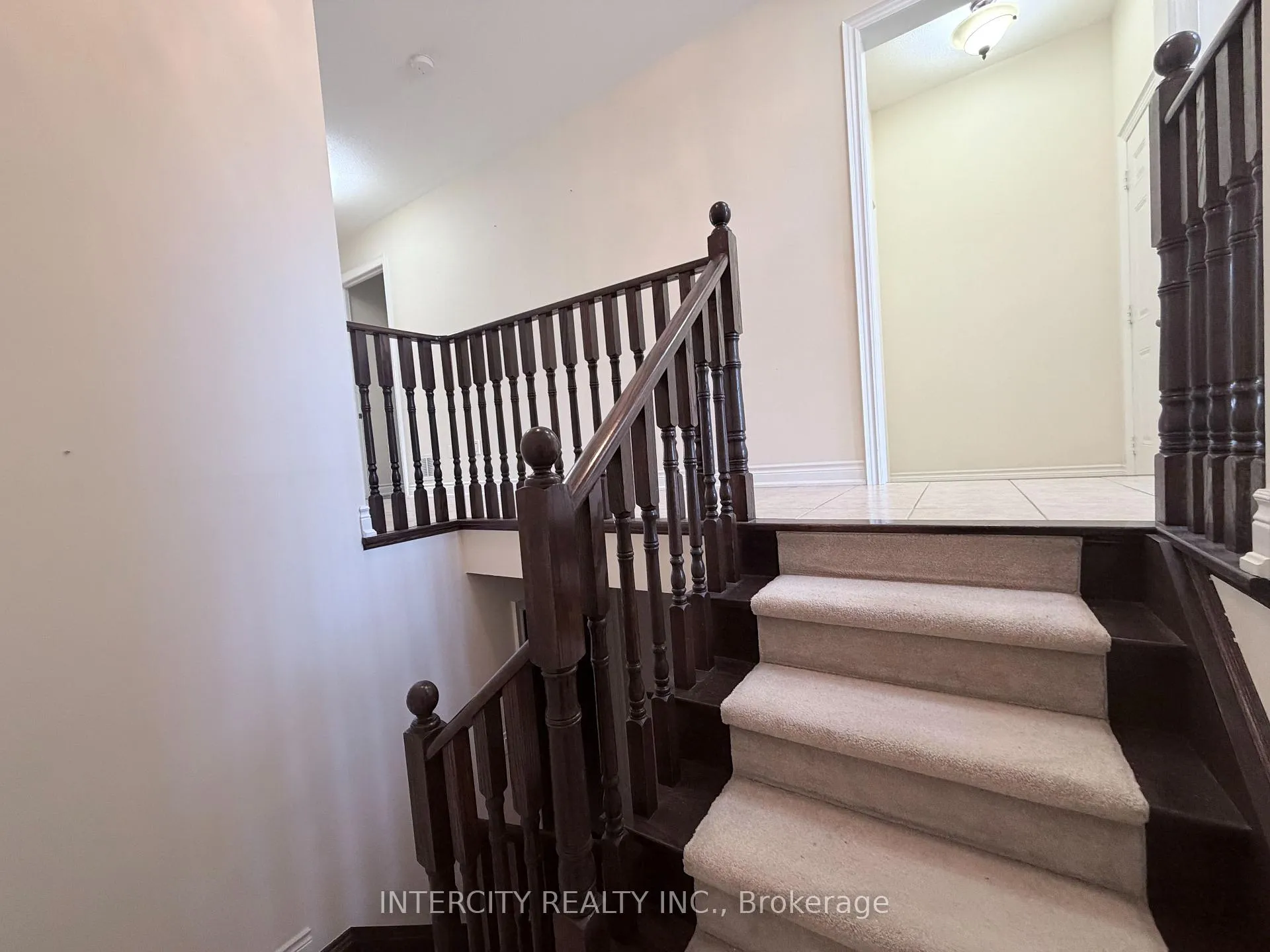 Photo 8 of 655 Davos Road, Vaughan, Vellore Village — HOMEH
