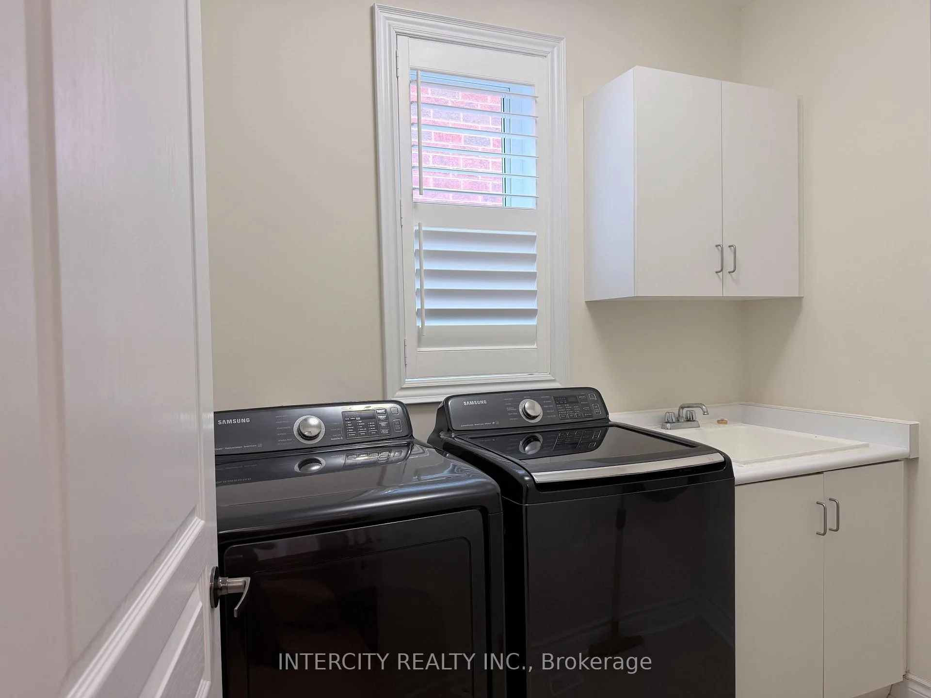 Photo 9 of 655 Davos Road, Vaughan, Vellore Village — HOMEH