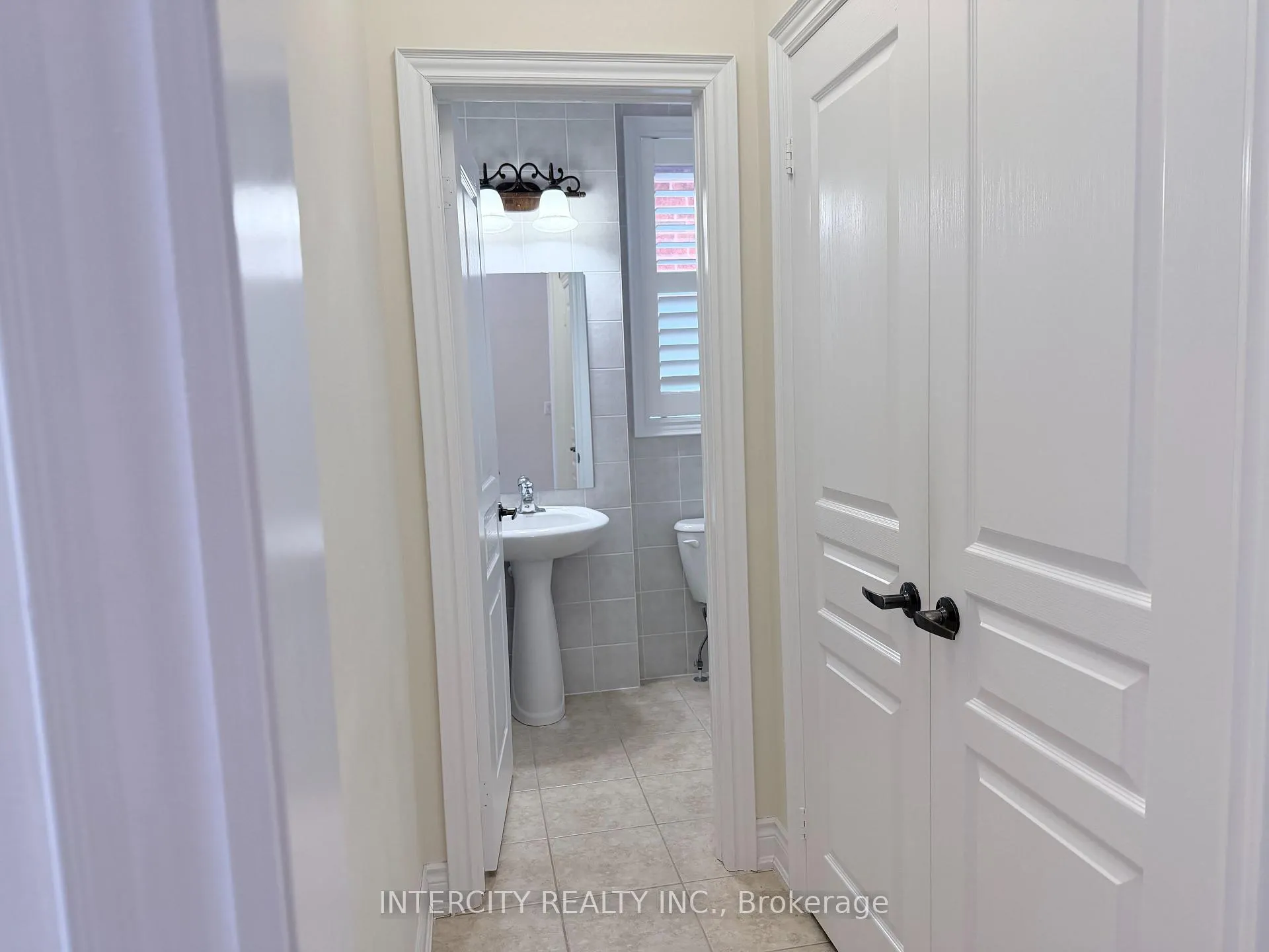 Photo 10 of 655 Davos Road, Vaughan, Vellore Village — HOMEH