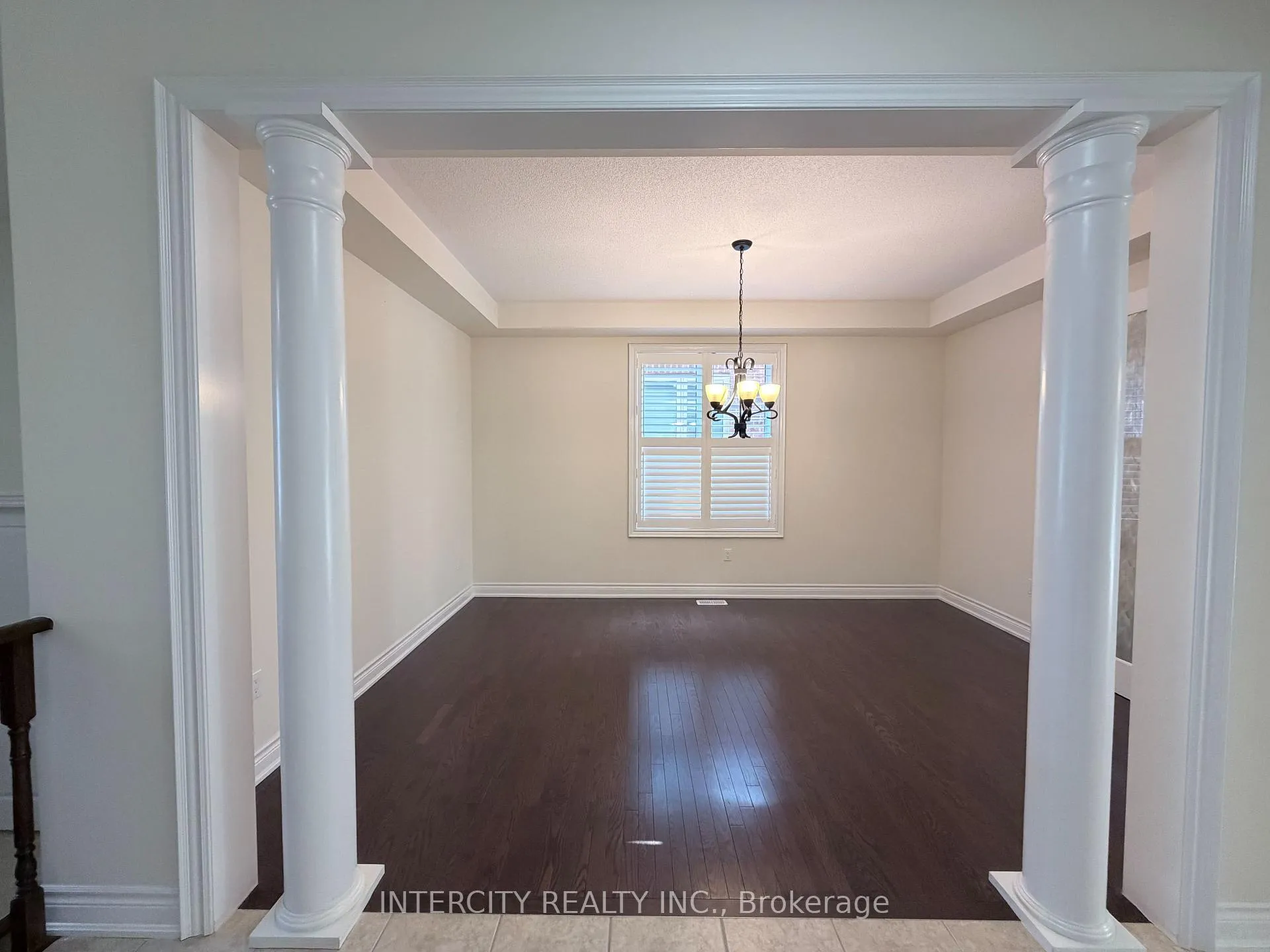 Photo 11 of 655 Davos Road, Vaughan, Vellore Village — HOMEH