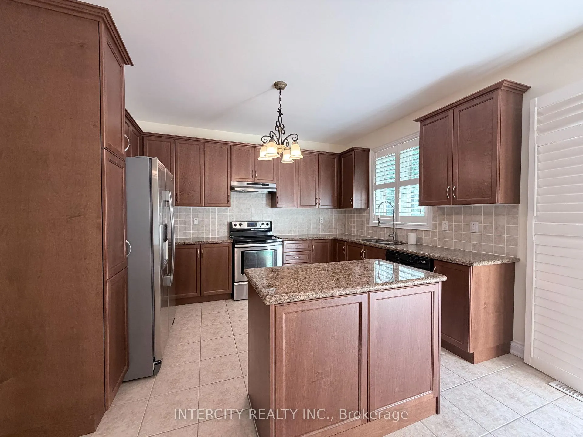 Photo 15 of 655 Davos Road, Vaughan, Vellore Village — HOMEH