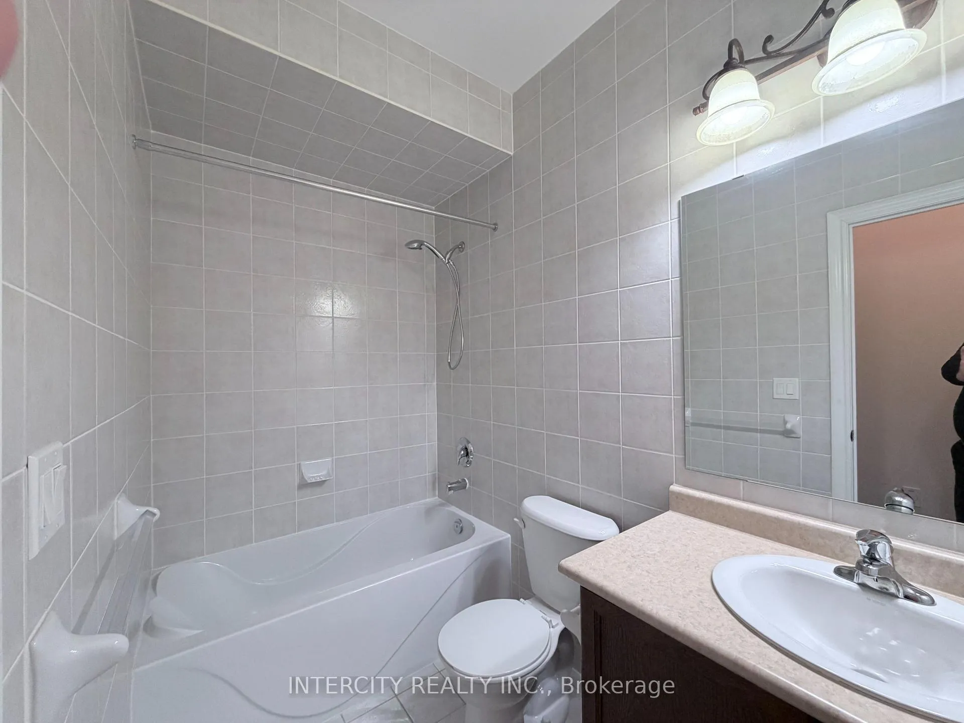 Photo 25 of 655 Davos Road, Vaughan, Vellore Village — HOMEH
